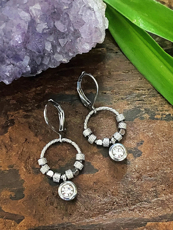 Hypoallergenic Earrings: A 2026 Buyer's Guide to Posts, Metals, and Skin Sensitivity