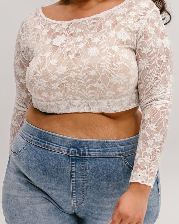 Lace Layering: When Visible-by-Design Layering Works (2026 Styling Guide)
