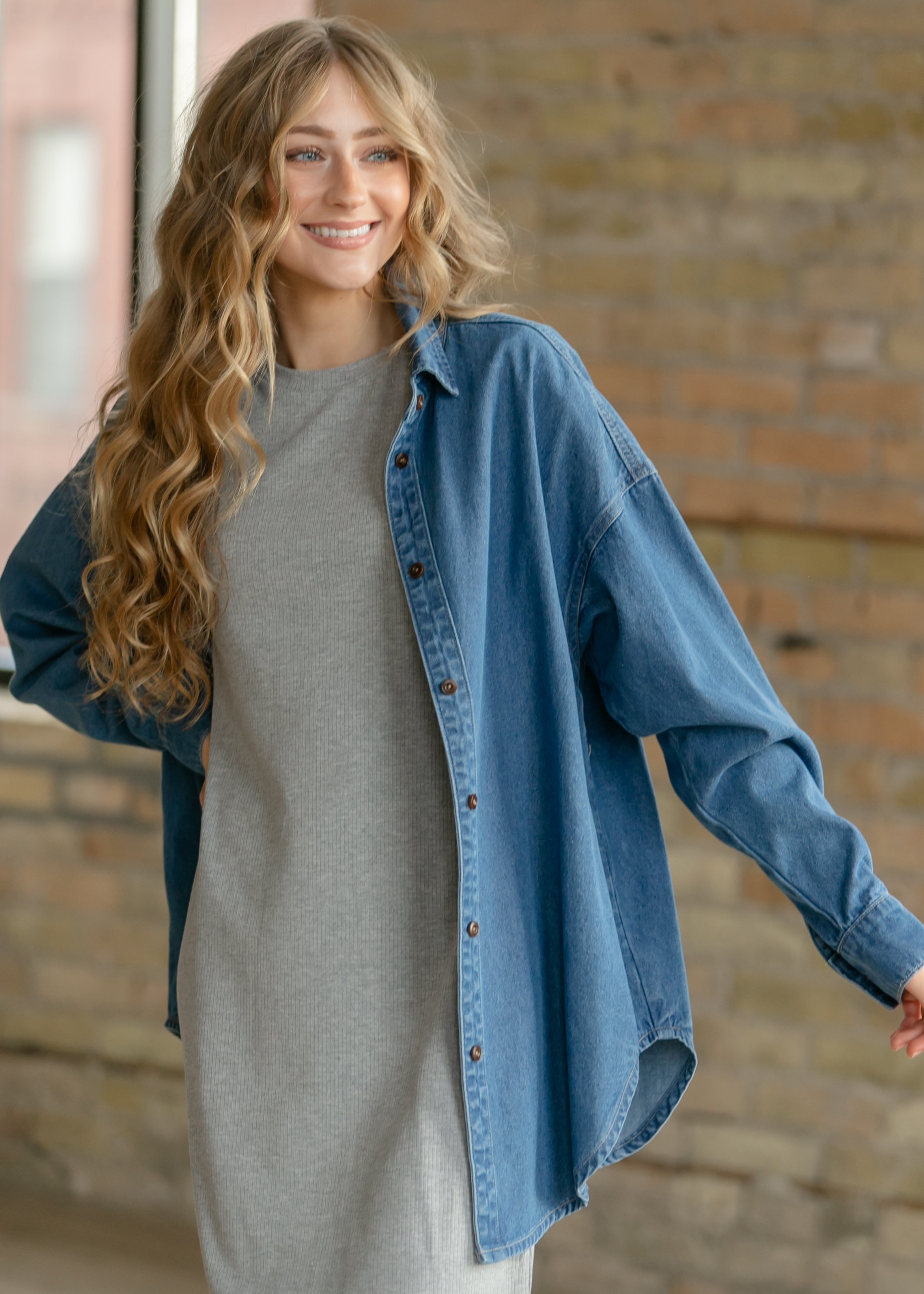 The Long Denim Skirt: Fabric Weight, Wash, Hem, and Why the Right One Lasts a Decade