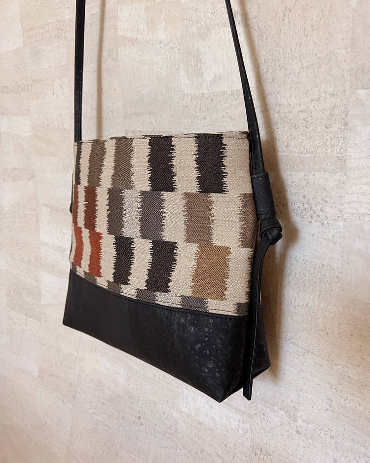 Yabisi Colibrí Cork Crossbody Bag in Midnight & Adoquines — handmade Costa Rican