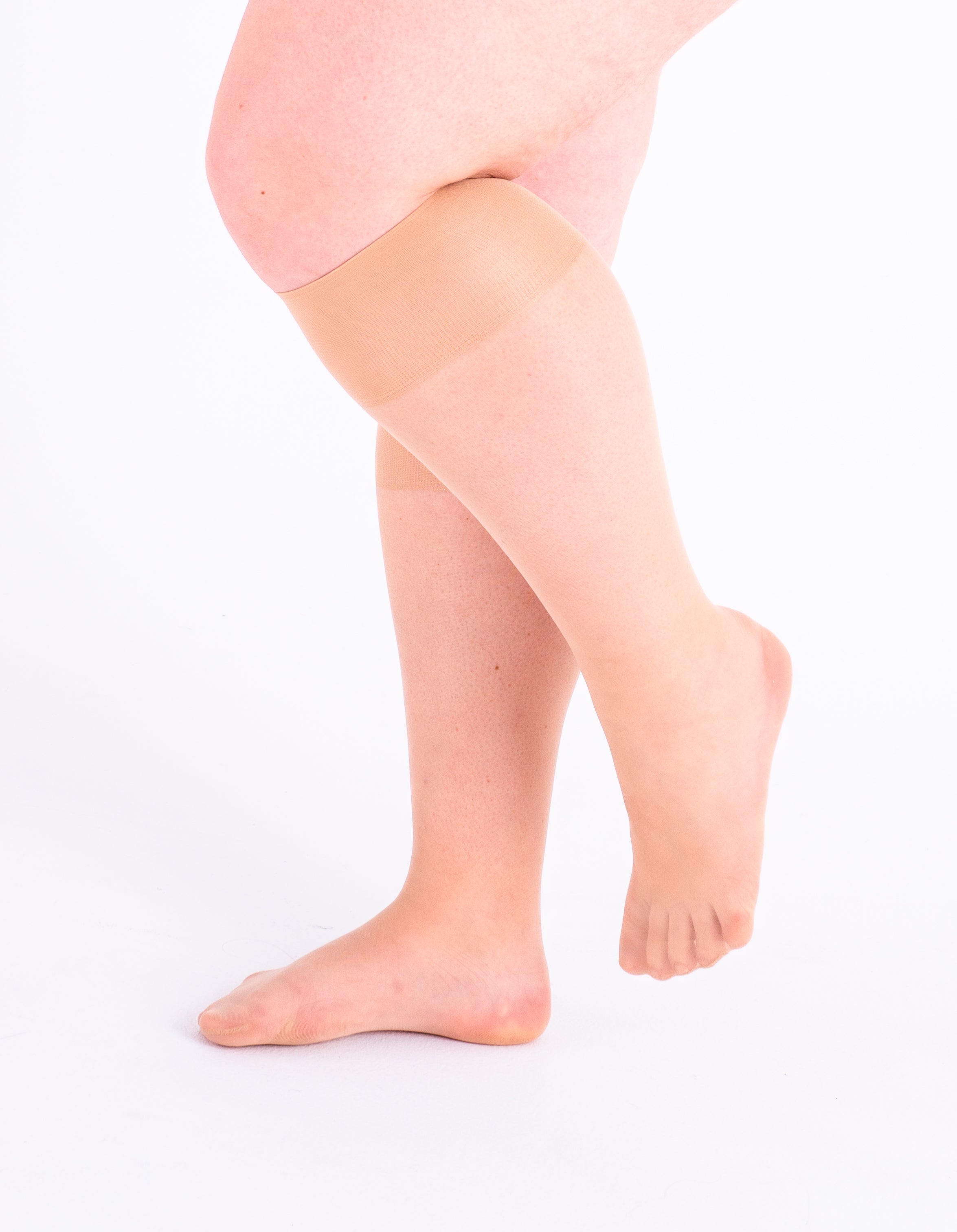 Les Belles Co KNEE-HIGH 01 — detail close-up