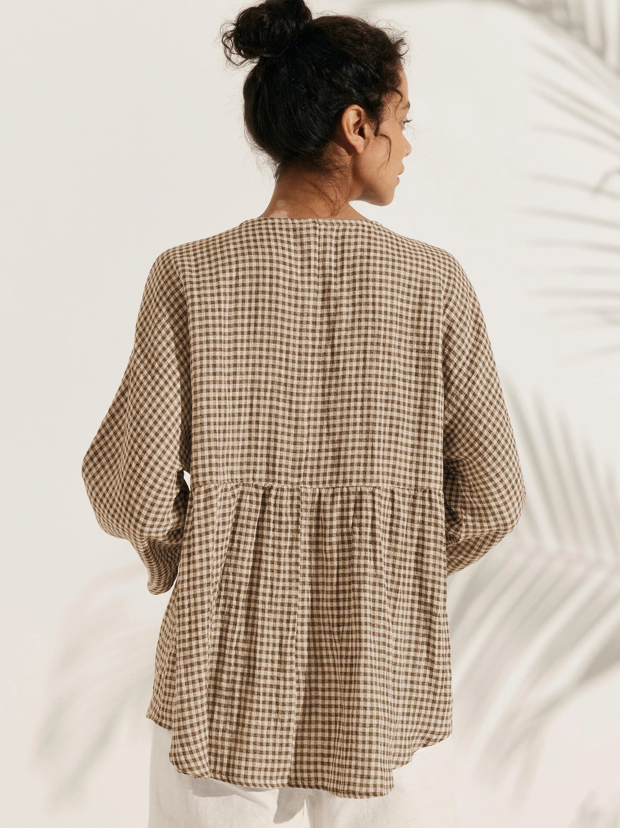 LINTICO Linen Checked Long-Sleeved Top CAROLINE — feature highlight
