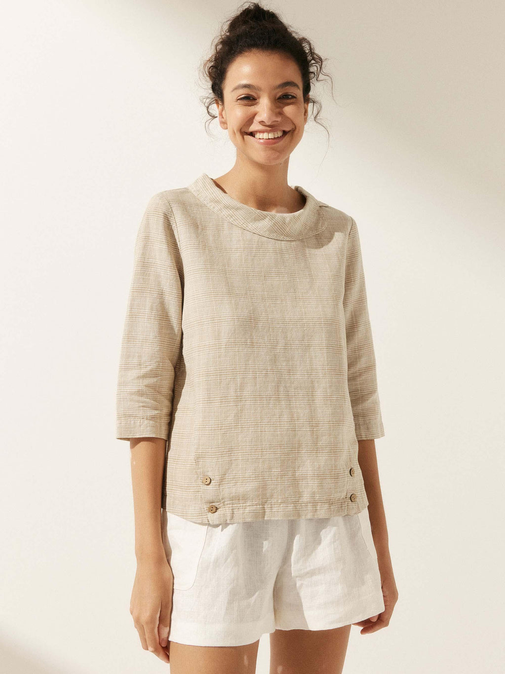 LINTICO Linen Round Soft-Fold Collar Top LAURA — comparison shot