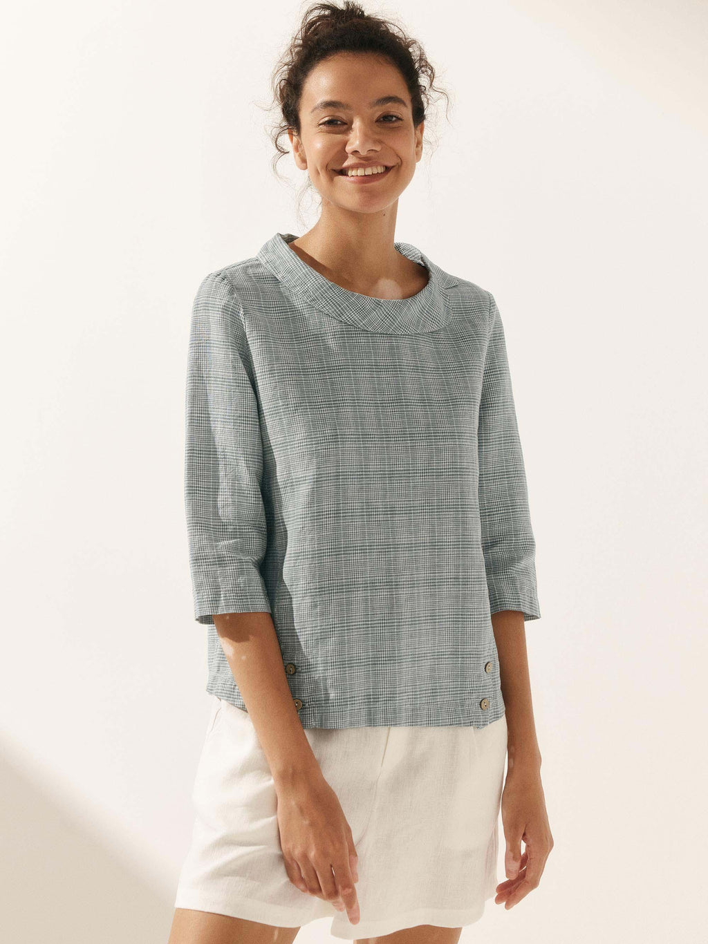LINTICO Linen Round Soft-Fold Collar Top LAURA — back view