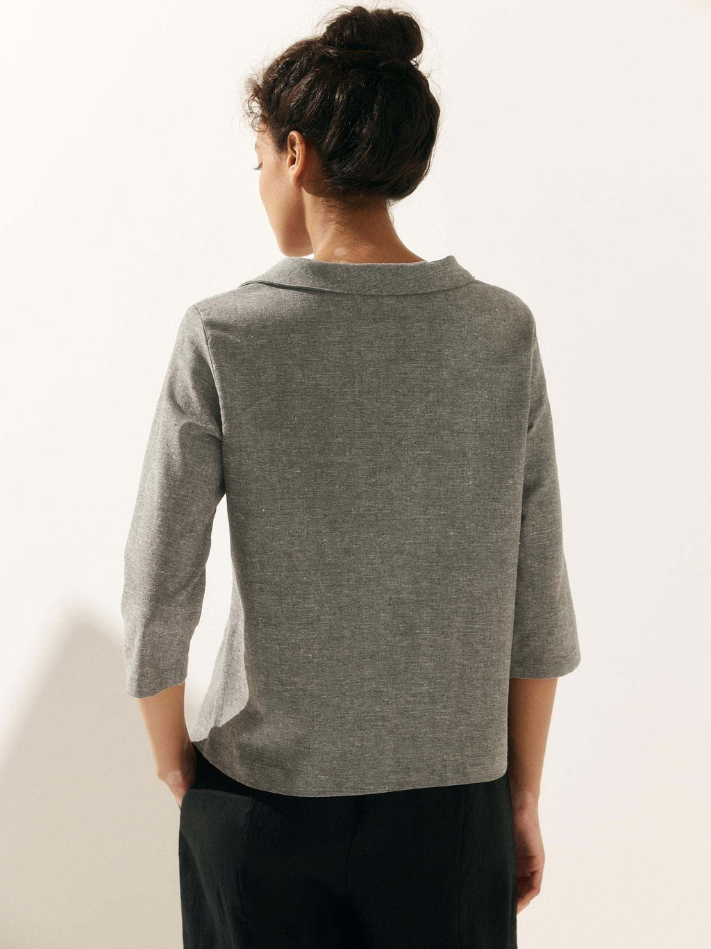 LINTICO Linen Round Soft-Fold Collar Top LAURA — side view
