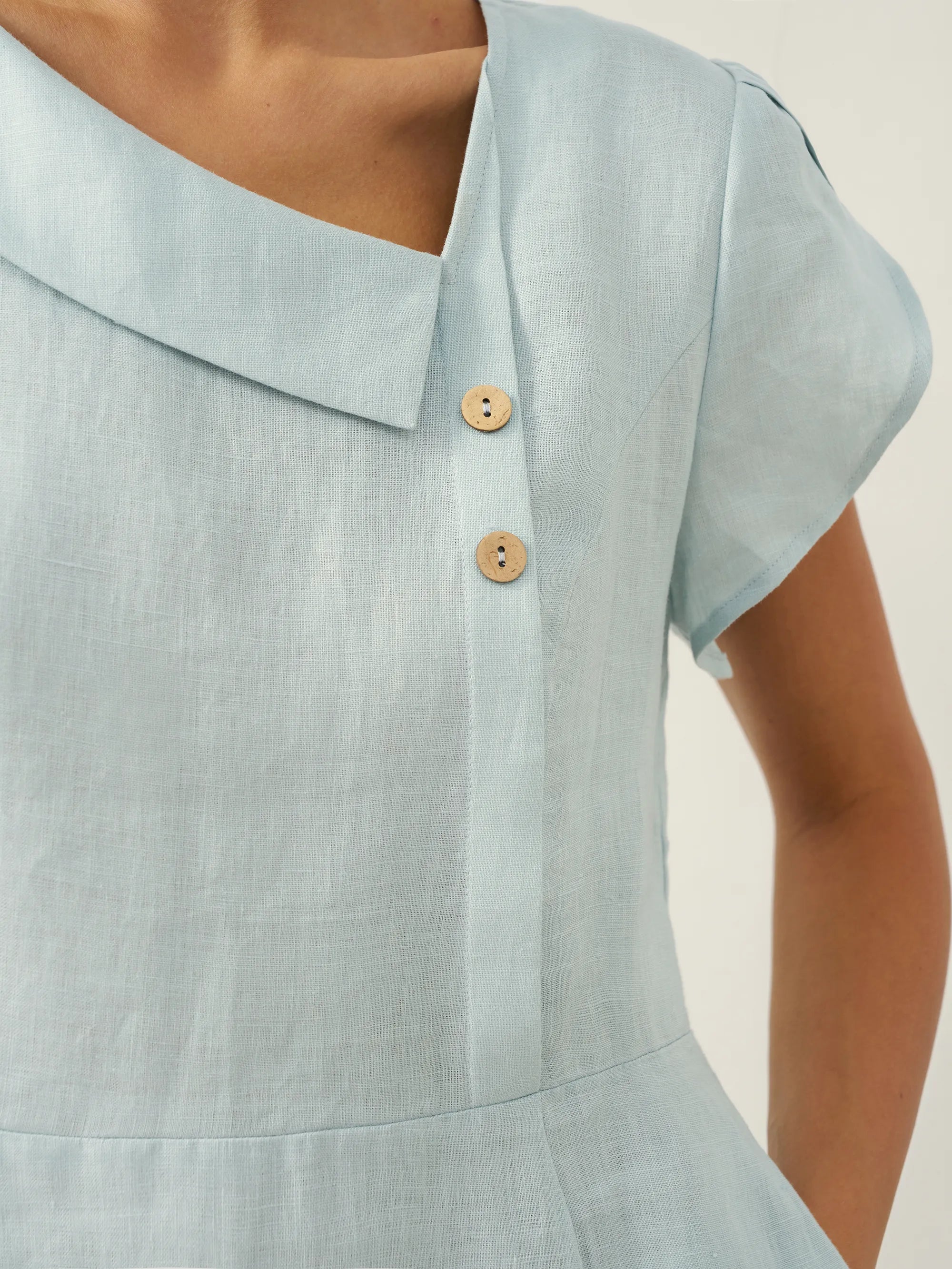 LINTICO 100% Linen Crescent Collar Flutter Sleeve Midi Dress FIONA — detail close-up
