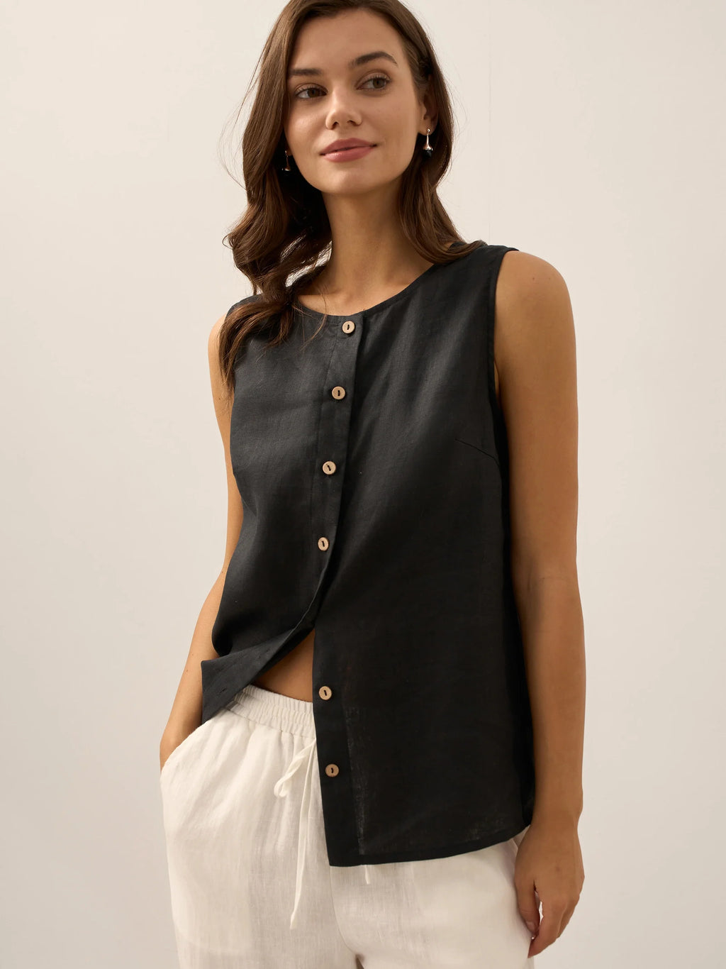LINTICO 100% Linen Buttons Down Tank Top ERIN — detail shot 8
