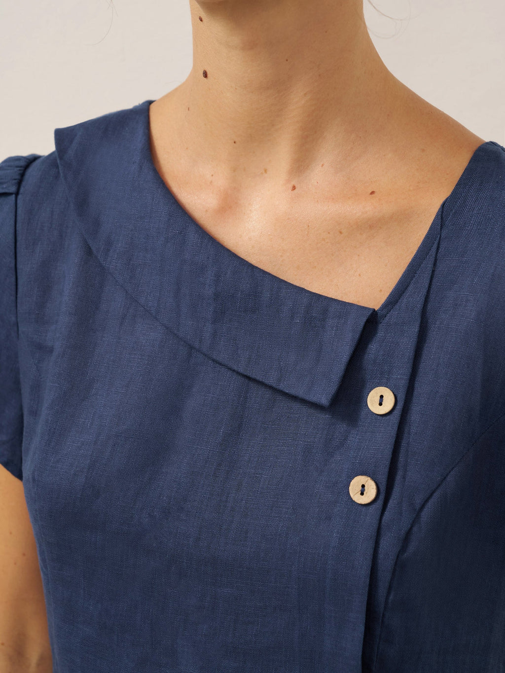 LINTICO 100% Linen Crescent Collar Flutter Sleeve Midi Dress FIONA — detail shot 10