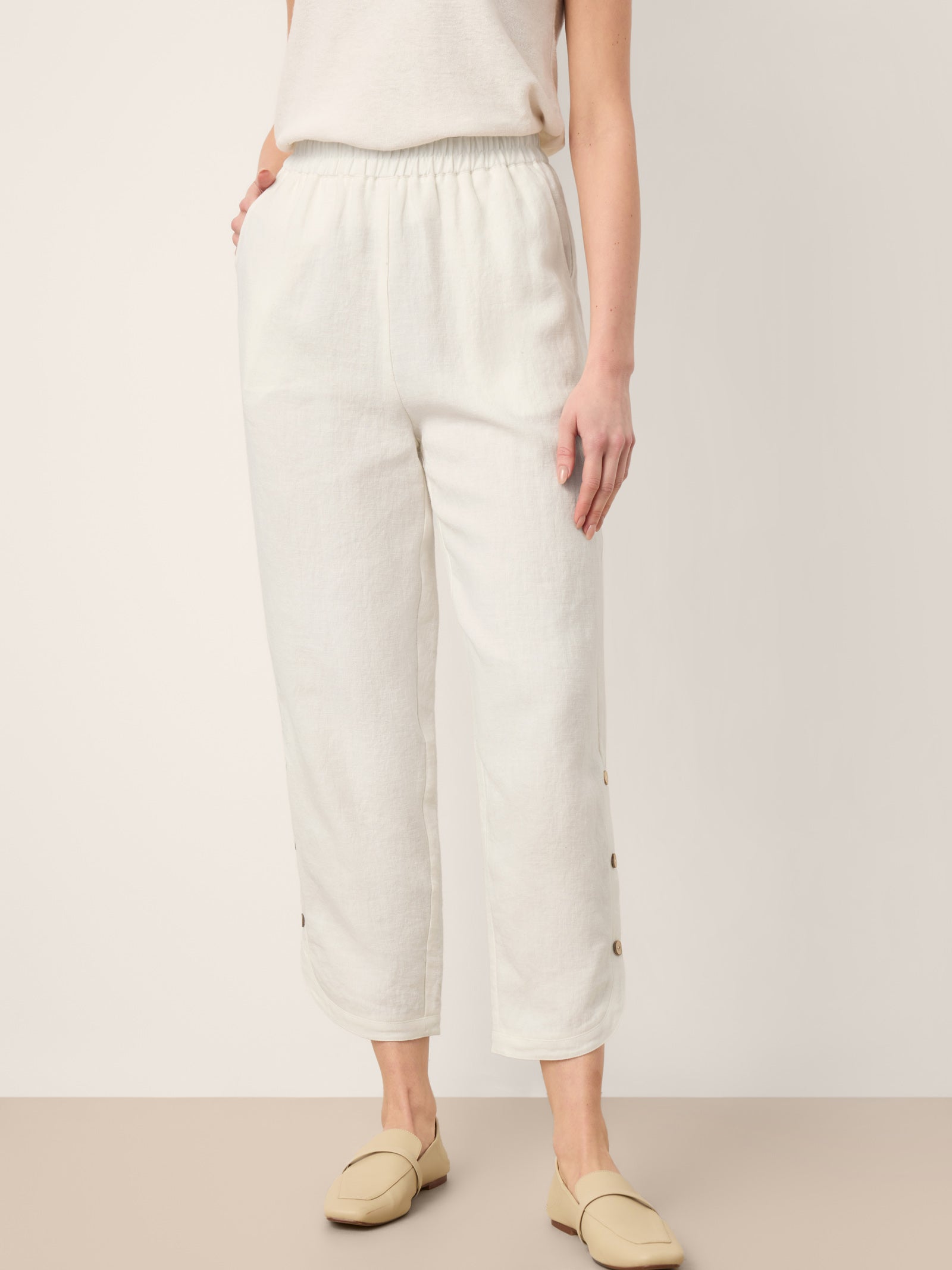 LINTICO 100% Linen Double Pleat Button Hem Pull-On Pants LINDSEY — main product shot
