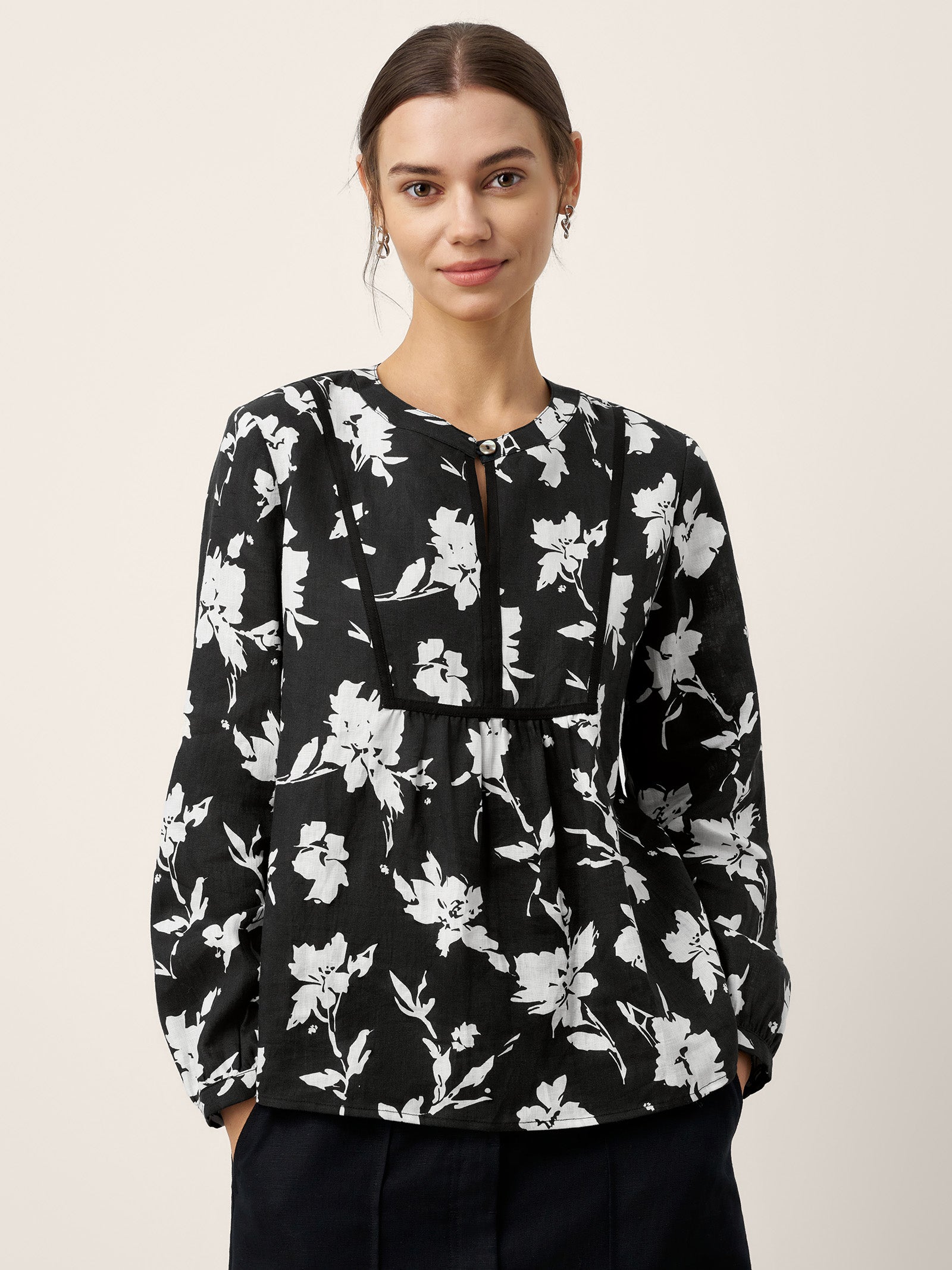 LINTICO 100% Linen Floral Printed Gathered Pullover Top AMIYA — main product shot