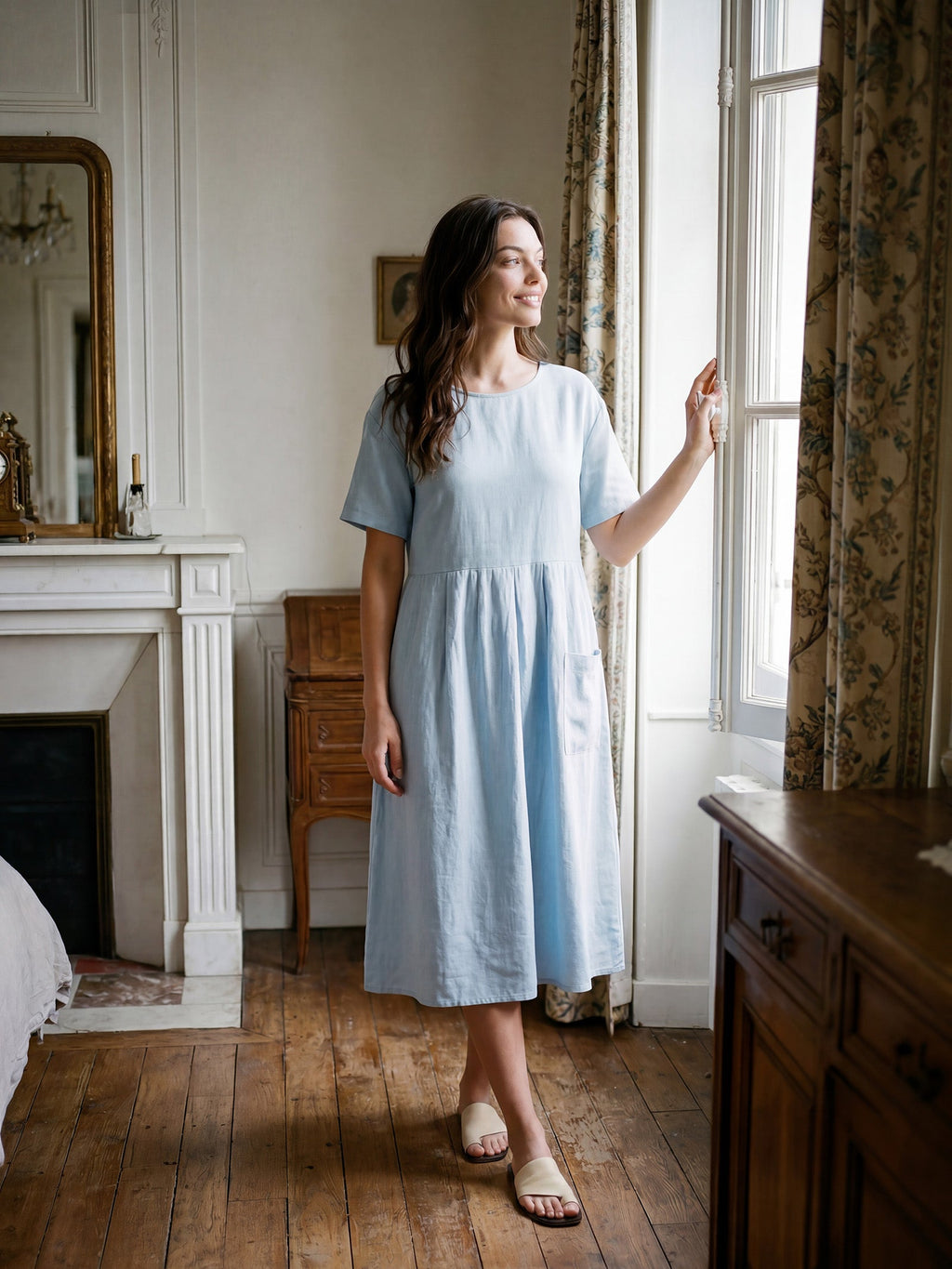 LINTICO 100% Linen Pinstripe Paneled Short-Sleeved Dress MORGAN — lifestyle context