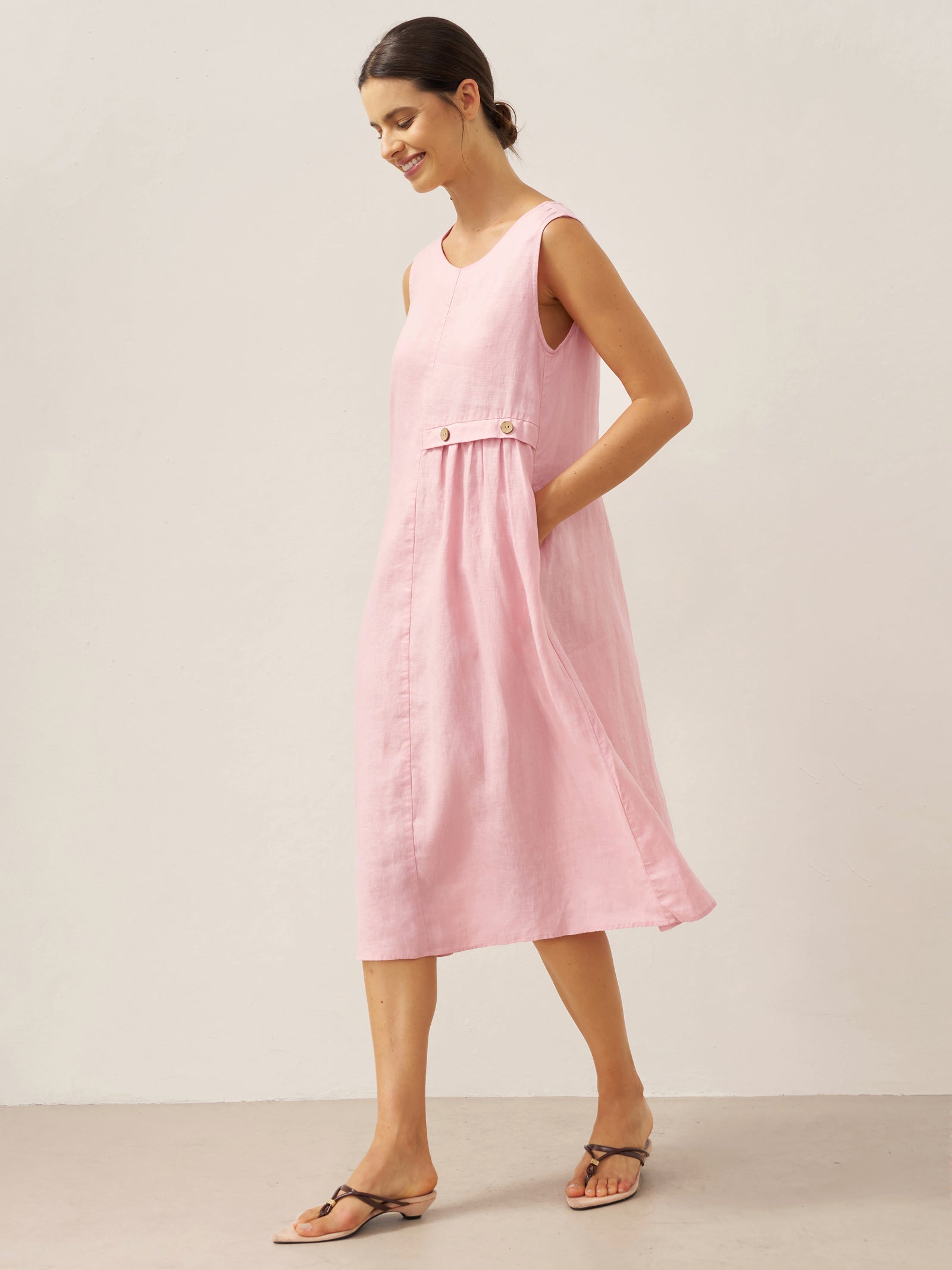 LINTICO 100% Linen Sleeveless Accordion Pleat Midi Dress TINA — detail shot 9
