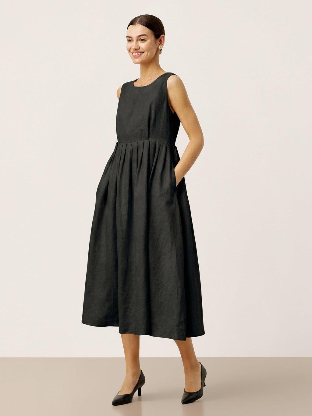LINTICO 100% Linen Sleeveless Crew Neck Waist Pleated Maxi Dress SELENE — detail shot 10