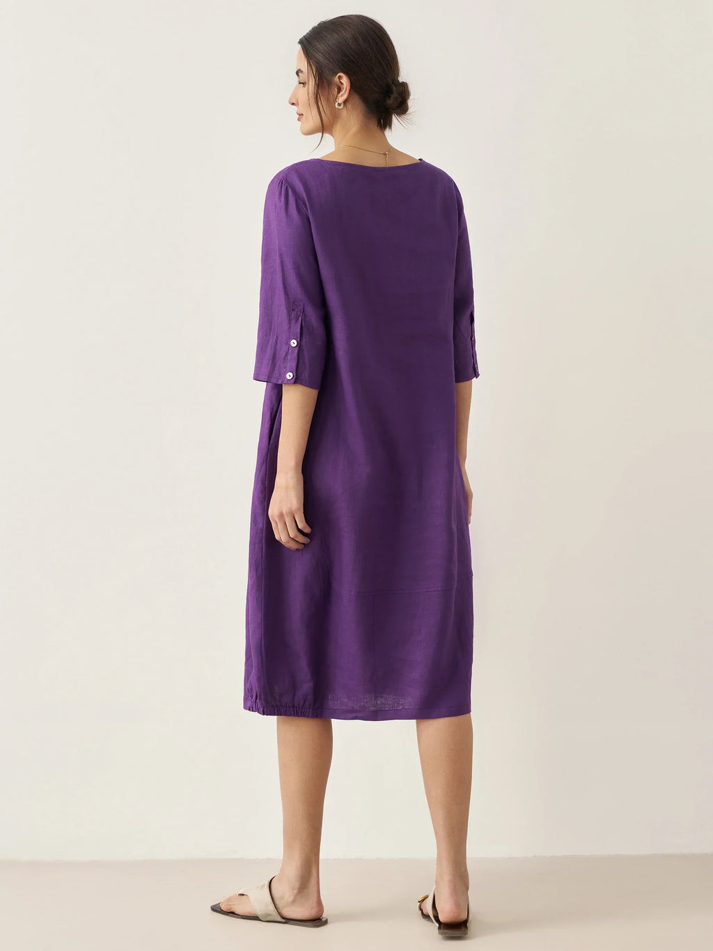 LINTICO 100% Linen Collarless Mid-Length Dress SOFIA — LINTICO branding close-up