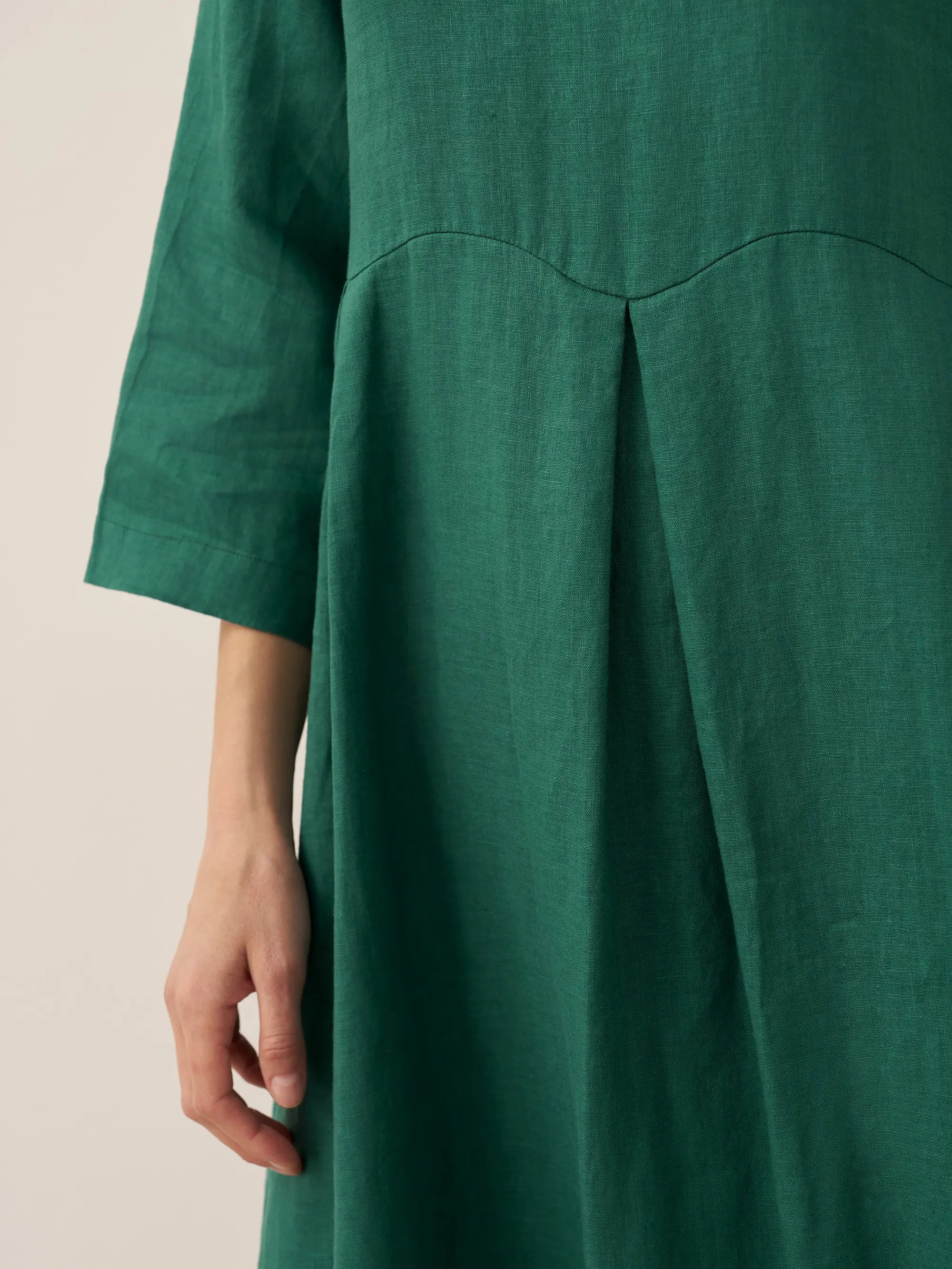 LINTICO 100% Linen Bateau Neck Pleated Maxi Dress ABIGAIL — detail shot 9