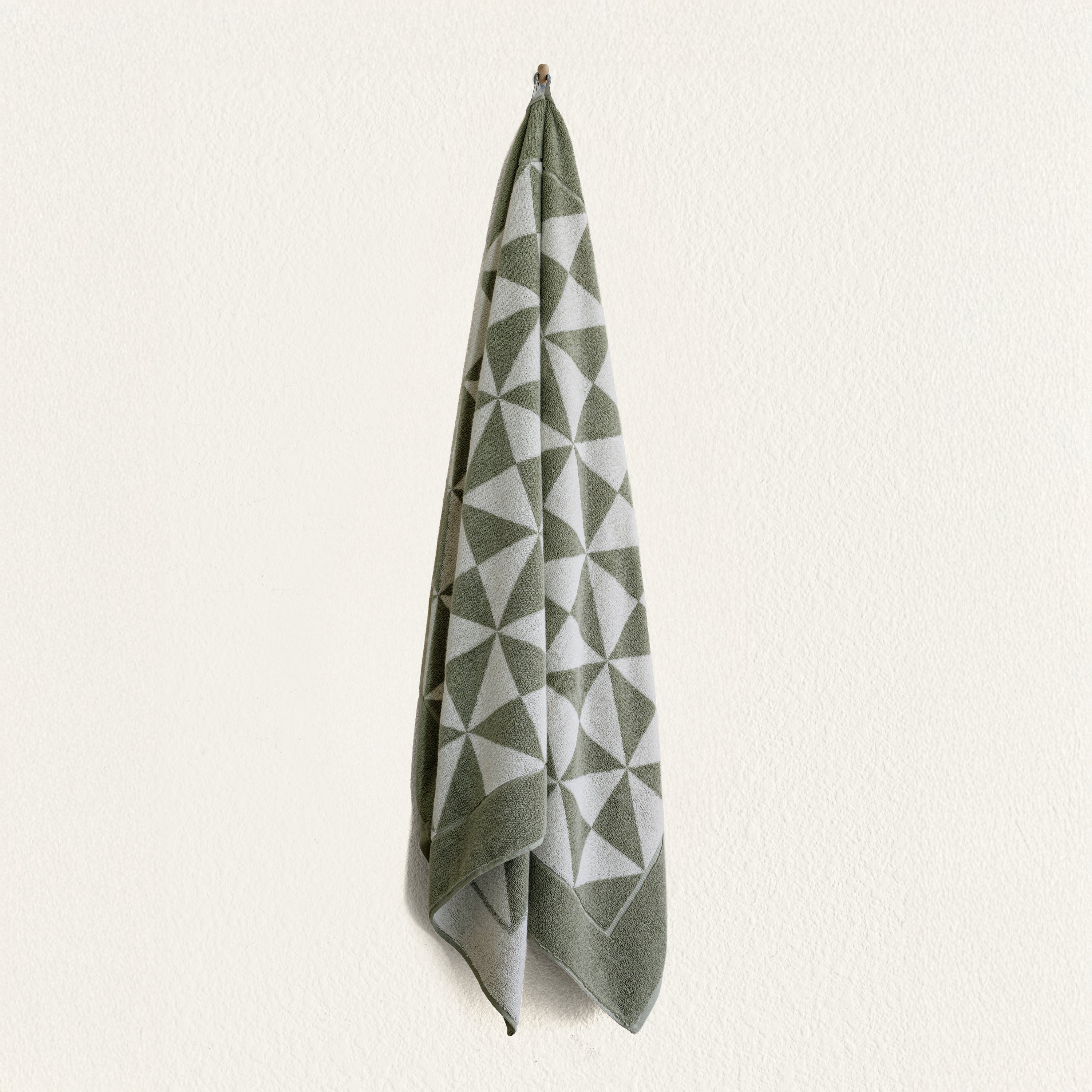 Italic Umbra Beach Towel — main product shot