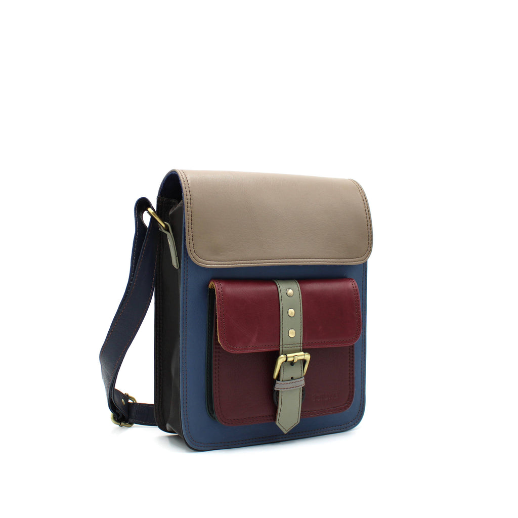 WONENA Soruka Isla · Unisex Leather Crossbody Bag — size reference