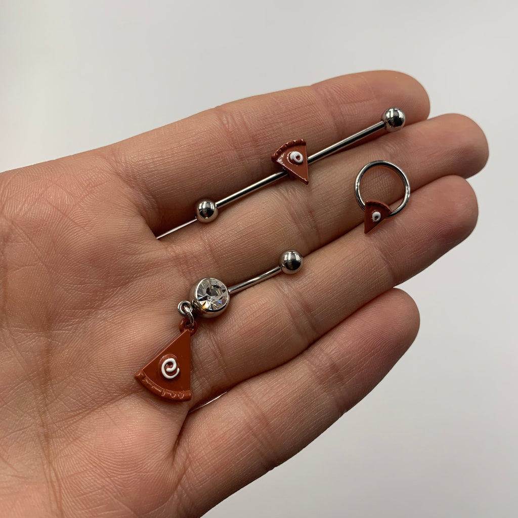 BodyCandy Clear Gem Pumpkin Pie Holiday Thanksgiving Dangle Belly Ring — detail close-up