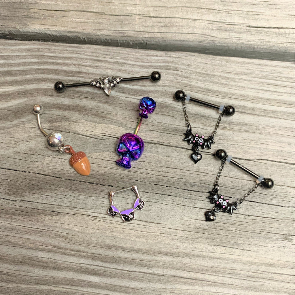 BodyCandy Rainbow Scary Double Skull Halloween Double Mount Belly Ring — back view