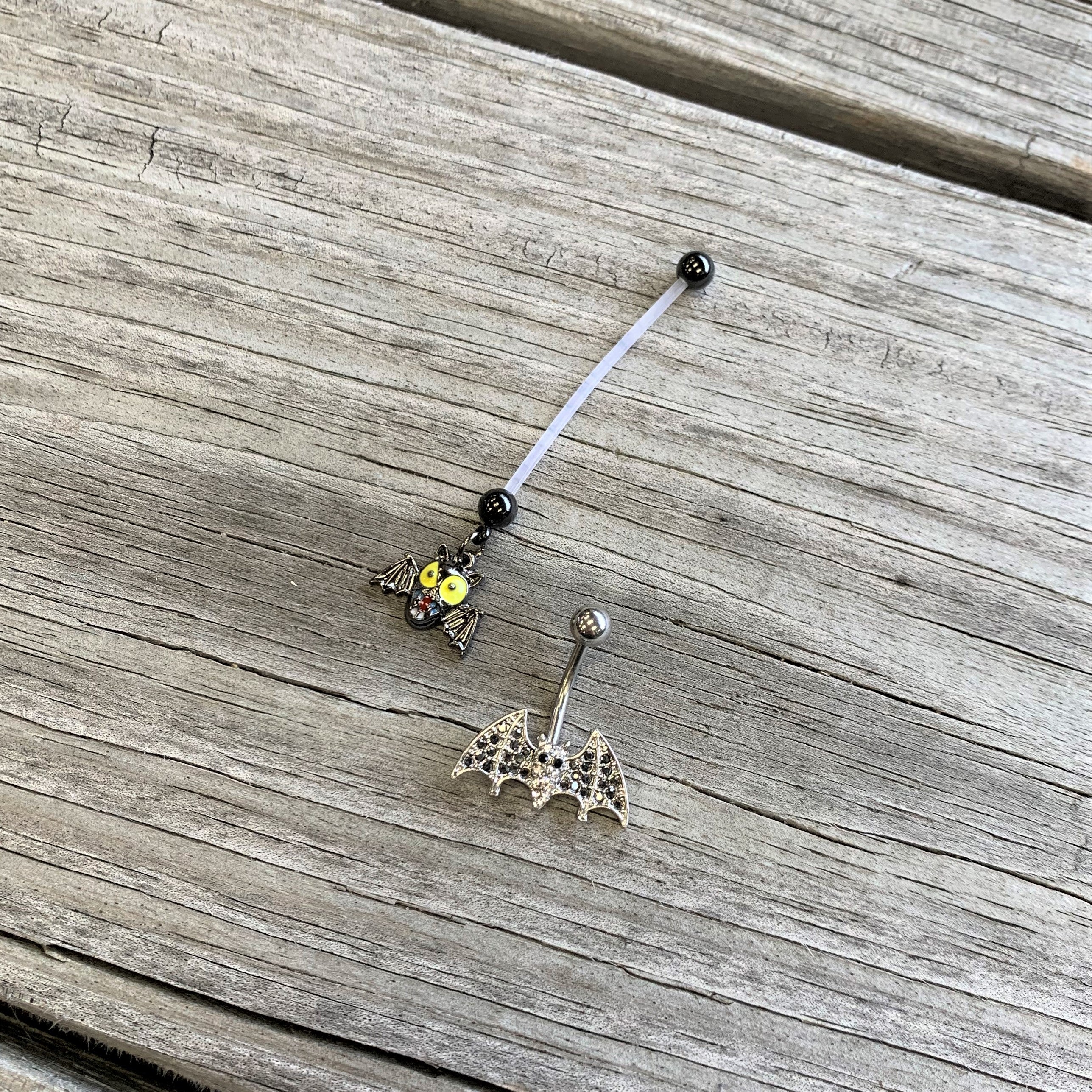 BodyCandy Clear Black Gem Bat Halloween Belly Ring — detail close-up