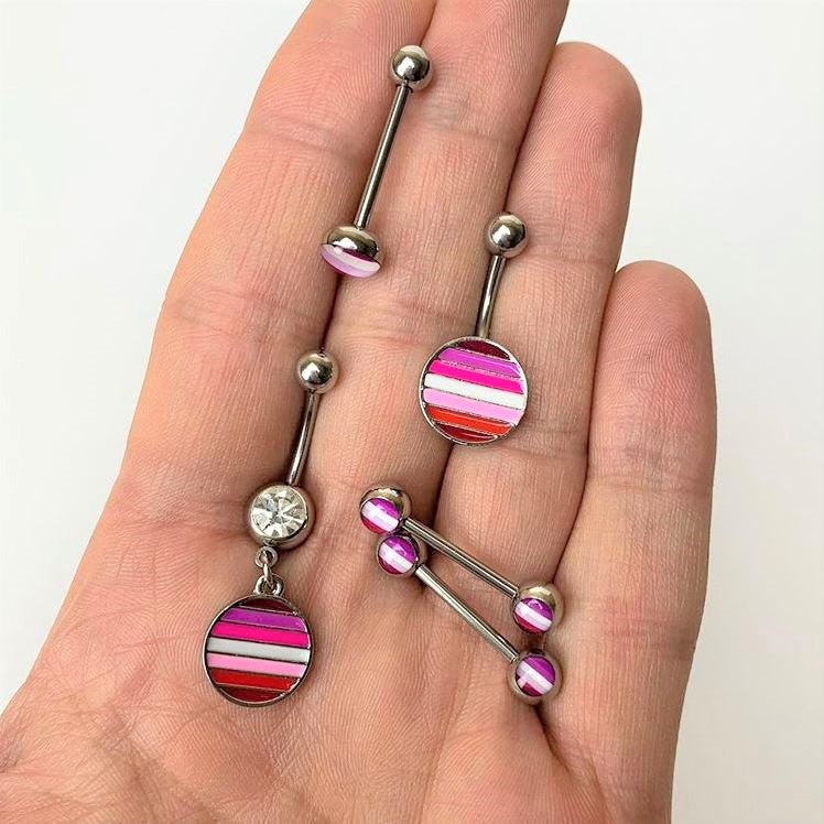 BodyCandy Clear Gem Lesbian Pride Flag Disc Dangle Belly Ring — detail close-up