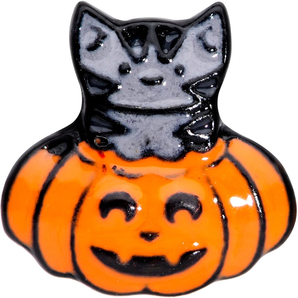 BodyCandy 16G 1/4 Black Cat Surprise Pumpkin Halloween Cartilage Tragus — detail close-up