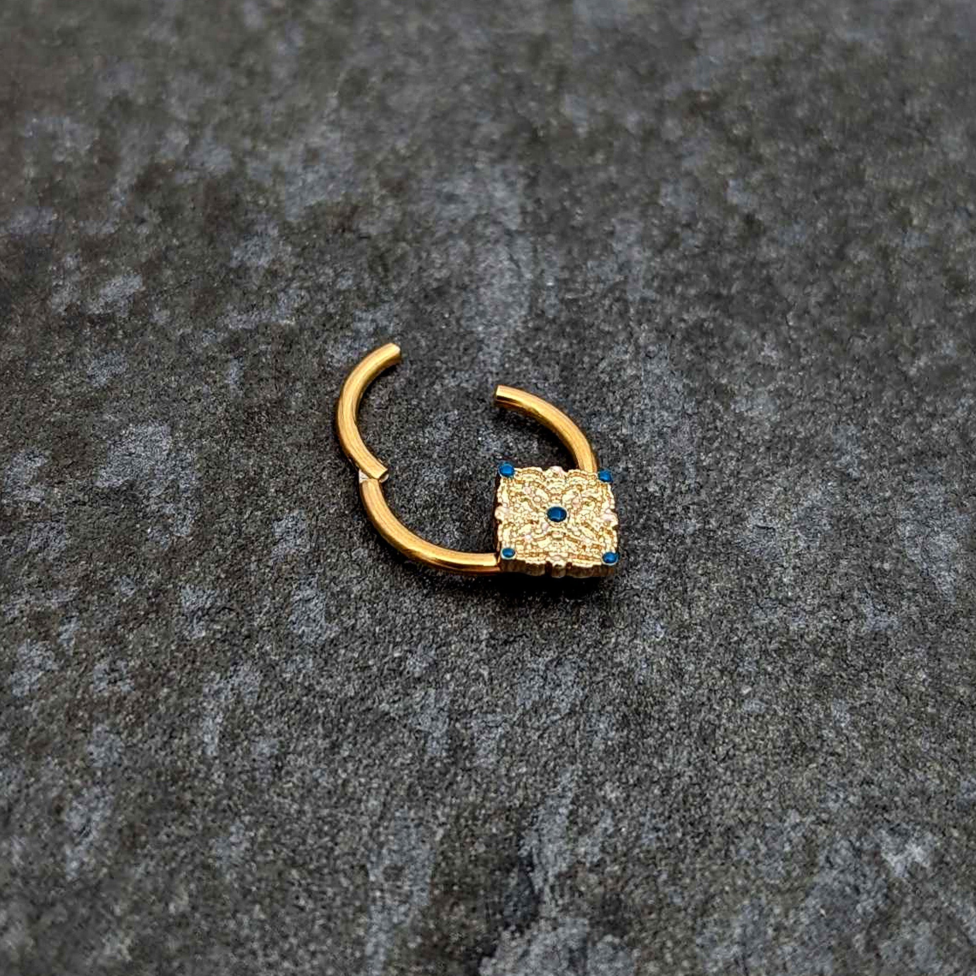 BodyCandy 16G 3/8 Gold Tone Lacy Rhombus Hinged Segment Ring — back view