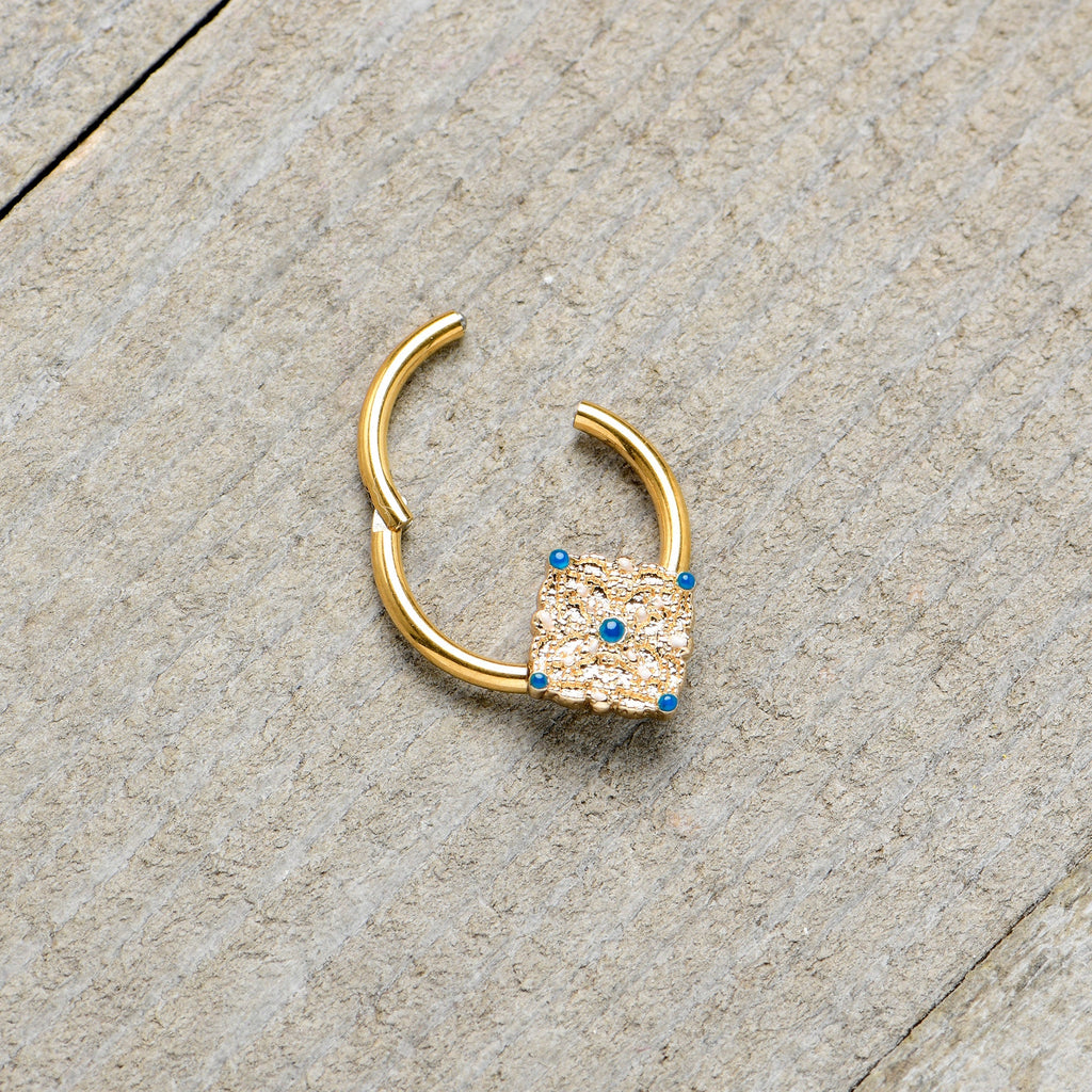 BodyCandy 16G 3/8 Gold Tone Lacy Rhombus Hinged Segment Ring — in-use photo