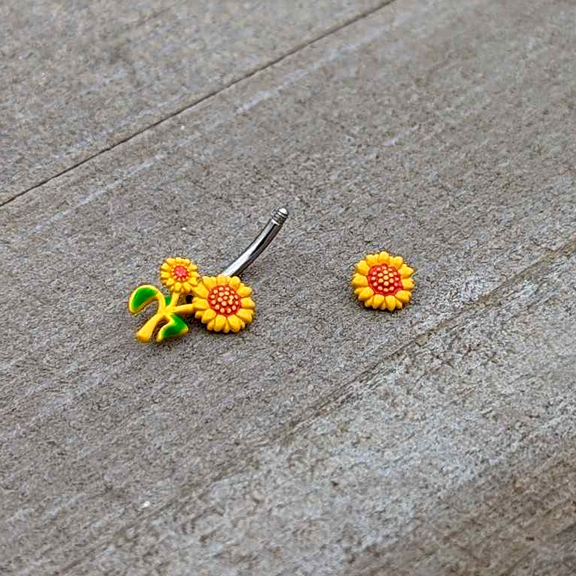 BodyCandy Happy Sunflower Trio Double Mount Belly Ring — alternative angle