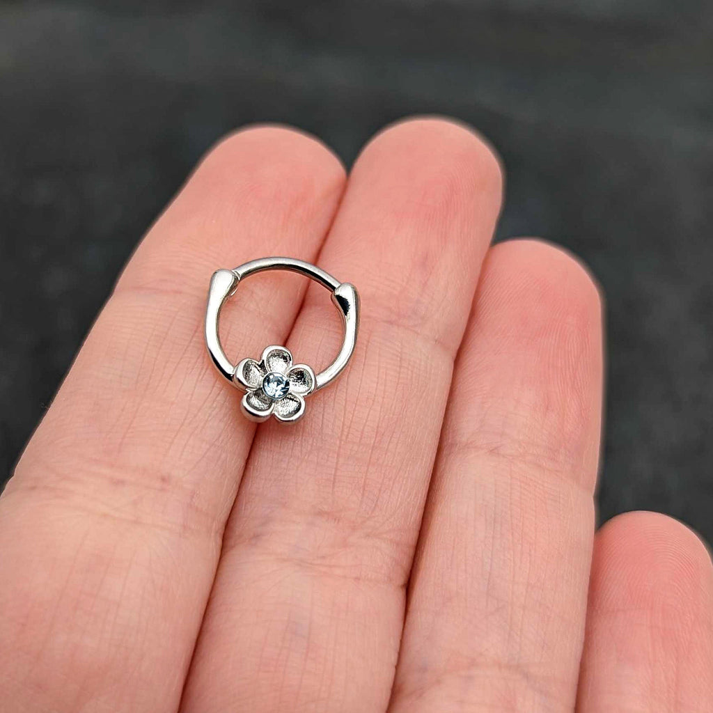 BodyCandy 16G 5/16 Clear Gem Sweetheart Flower Cartilage Clicker — size reference