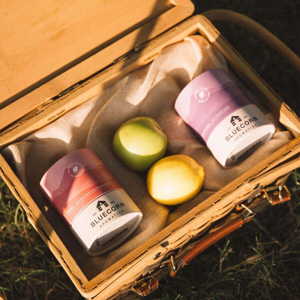Bluecorn Candles Paloma Scented Candle - Aromática — packaging or label