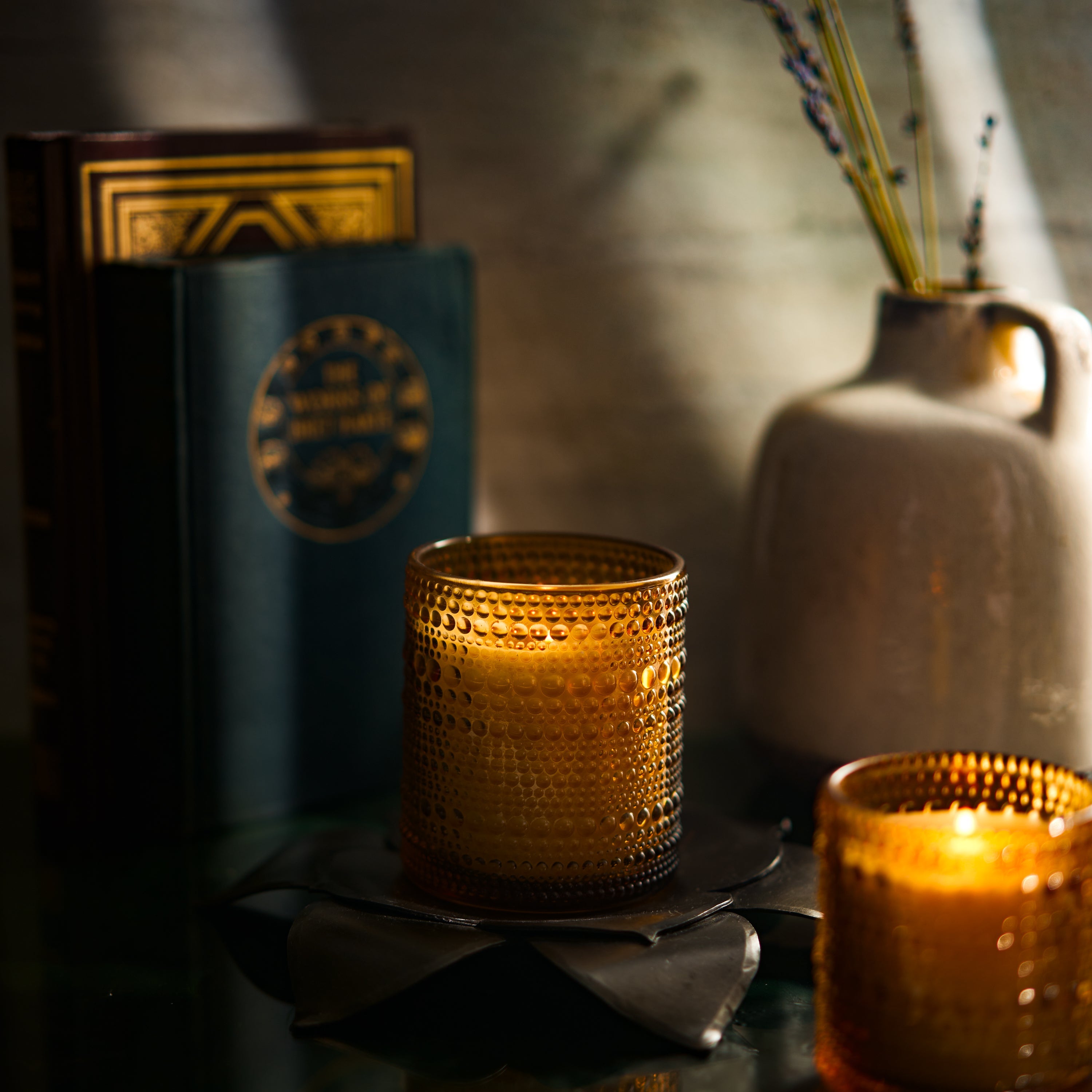 Bluecorn Candles Winter Scented Candle Pair: Pine & Spice Aromática — lifestyle context