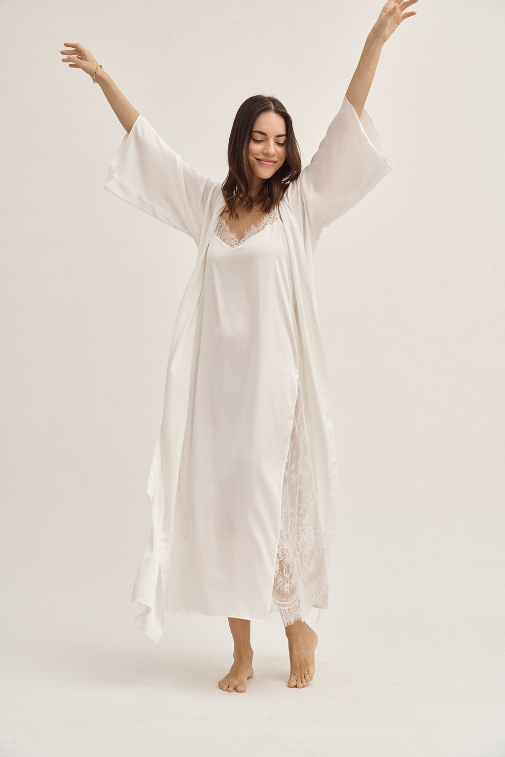 Simoné Sleepwear USA Washable Silk Kimono & Dress Bridal Set — detail close-up
