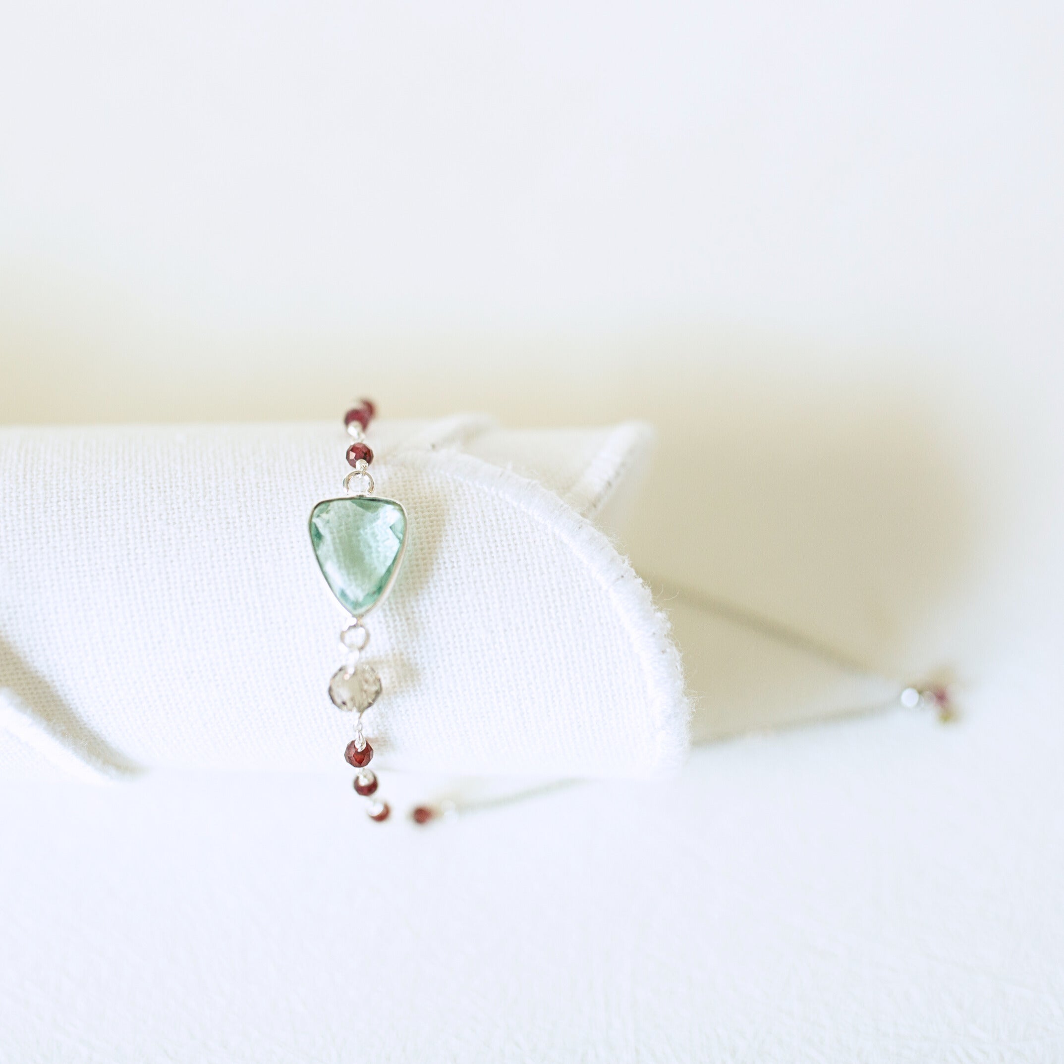 PARKEN JEWELRY Green Amethyst Gold Isla Bracelet — PARKEN JEWELRY branding close-up
