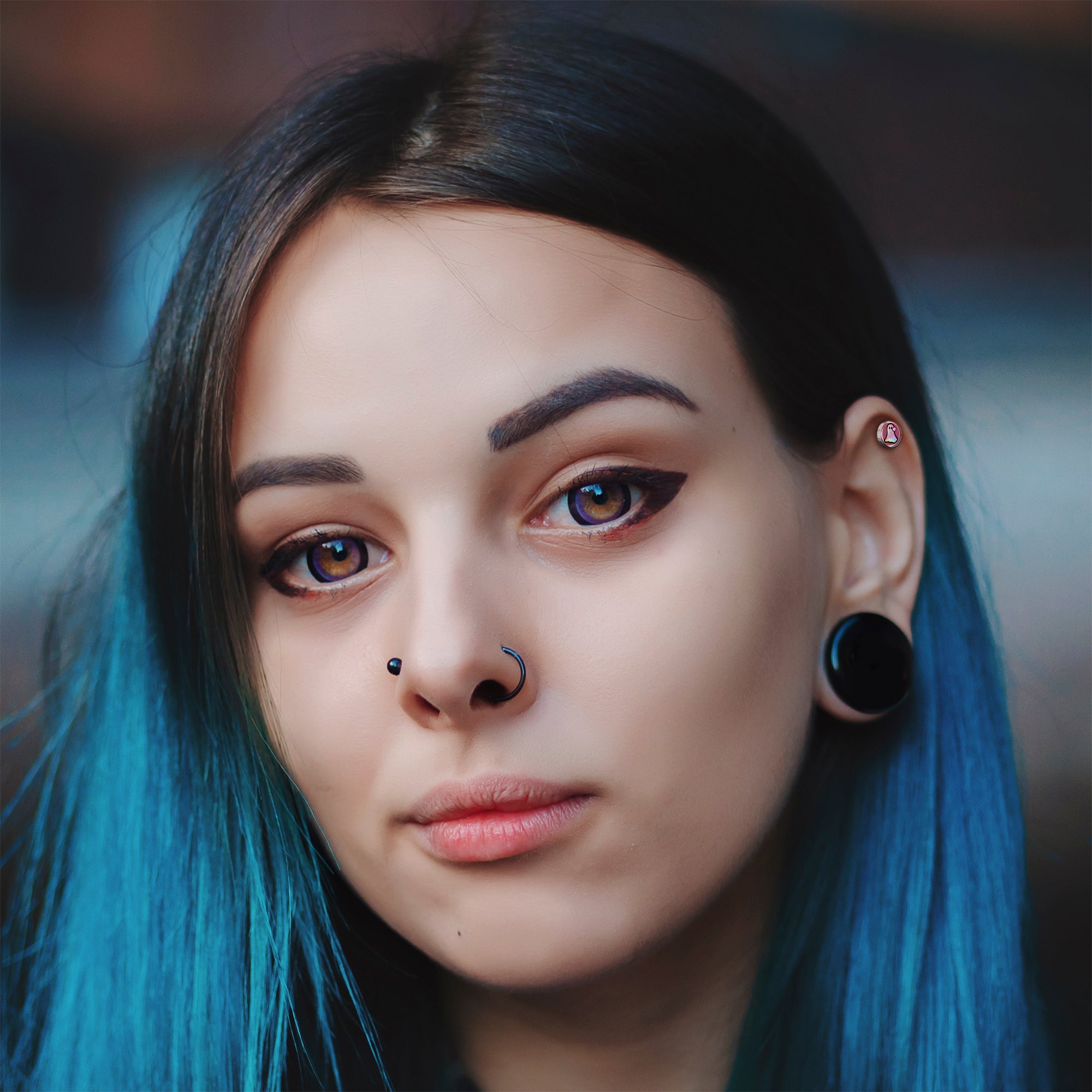 BodyCandy 16G 1/4 Disco Spirit Ghost Tragus Cartilage Earring by Onyx O — size reference