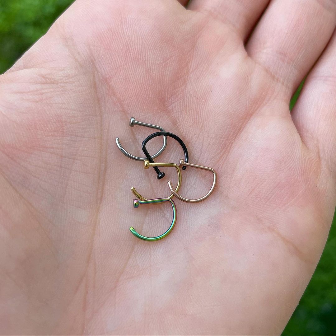 BodyCandy 18G 3/8 G23 Implant Grade Titanium D Shape Nose Hoop — detail close-up