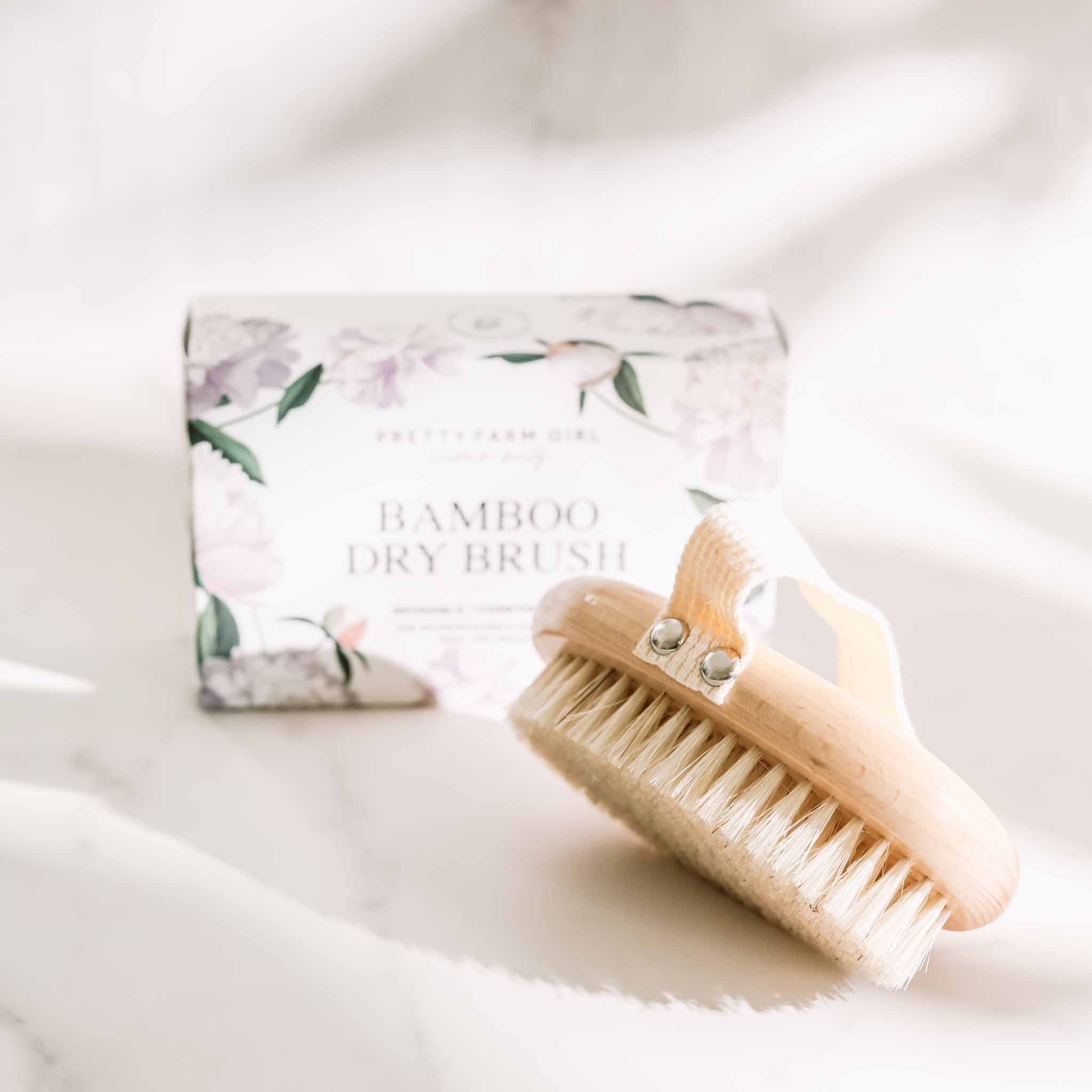 Pretty farm girl Dry Body Brush — detail close-up