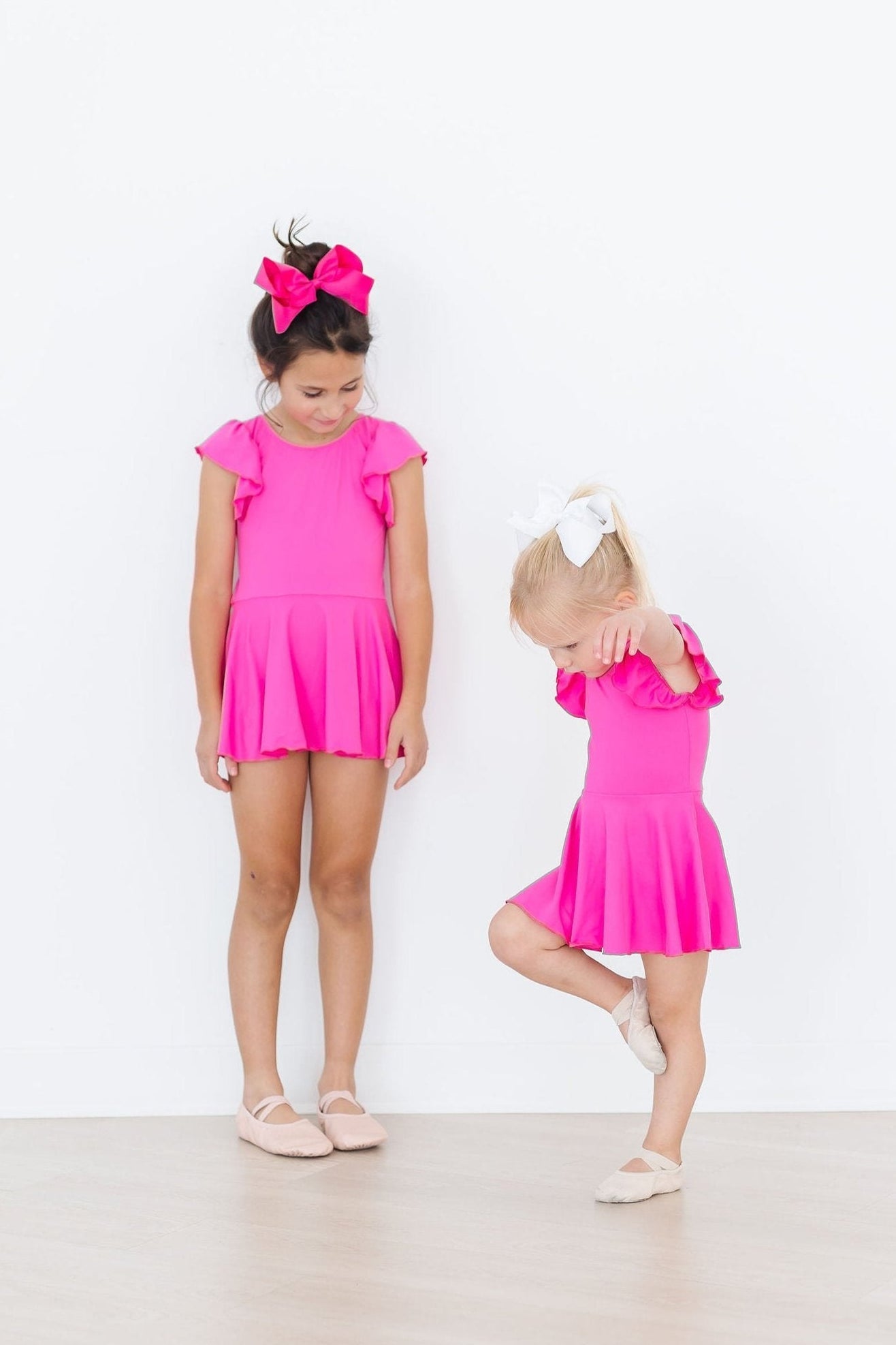 Mila & Rose ® Hot Pink S/S Twirl Leotard — detail close-up