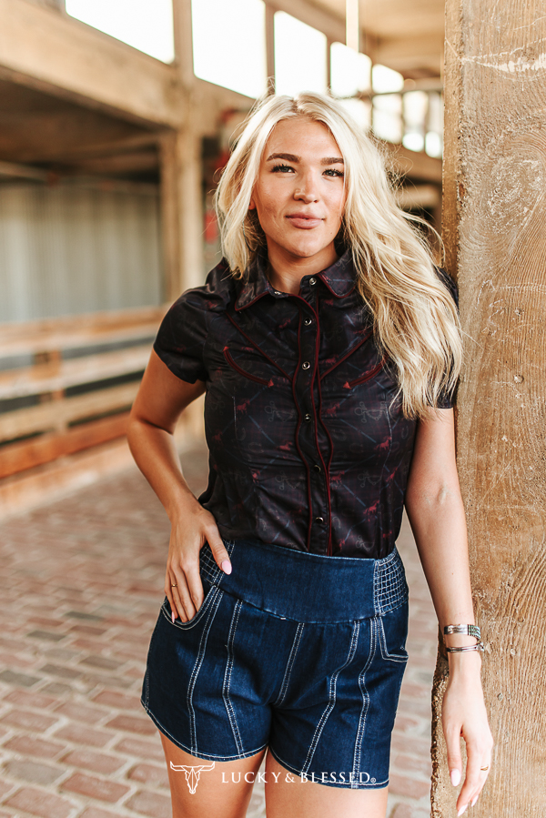 Lucky & Blessed BLACK HORSE SHOE WESTERN CONTRAST ARROW PEARL SNAP PUFF SLEEVE TOP PLUS SIZE