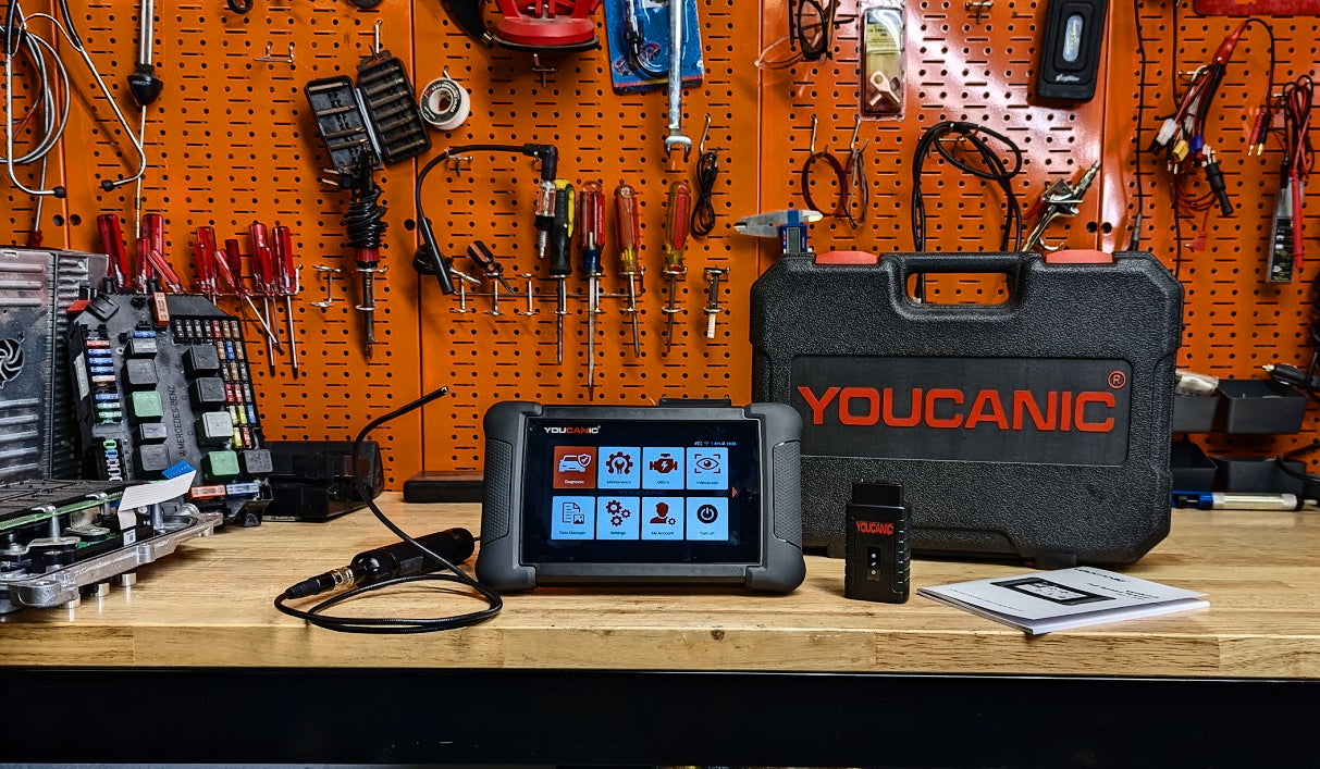 YOUCANIC UCAN-II Pro OBD2 Scanner — detail shot 8