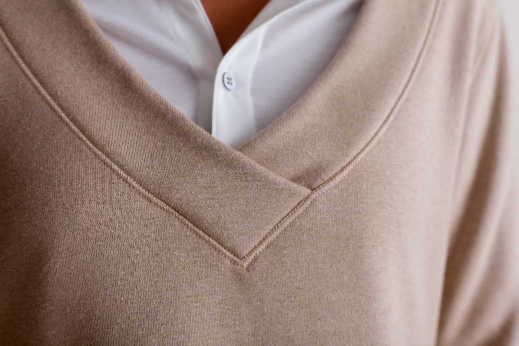 Buki Power Vee 'Sweater' Sweatshirt - Camel — detail close-up