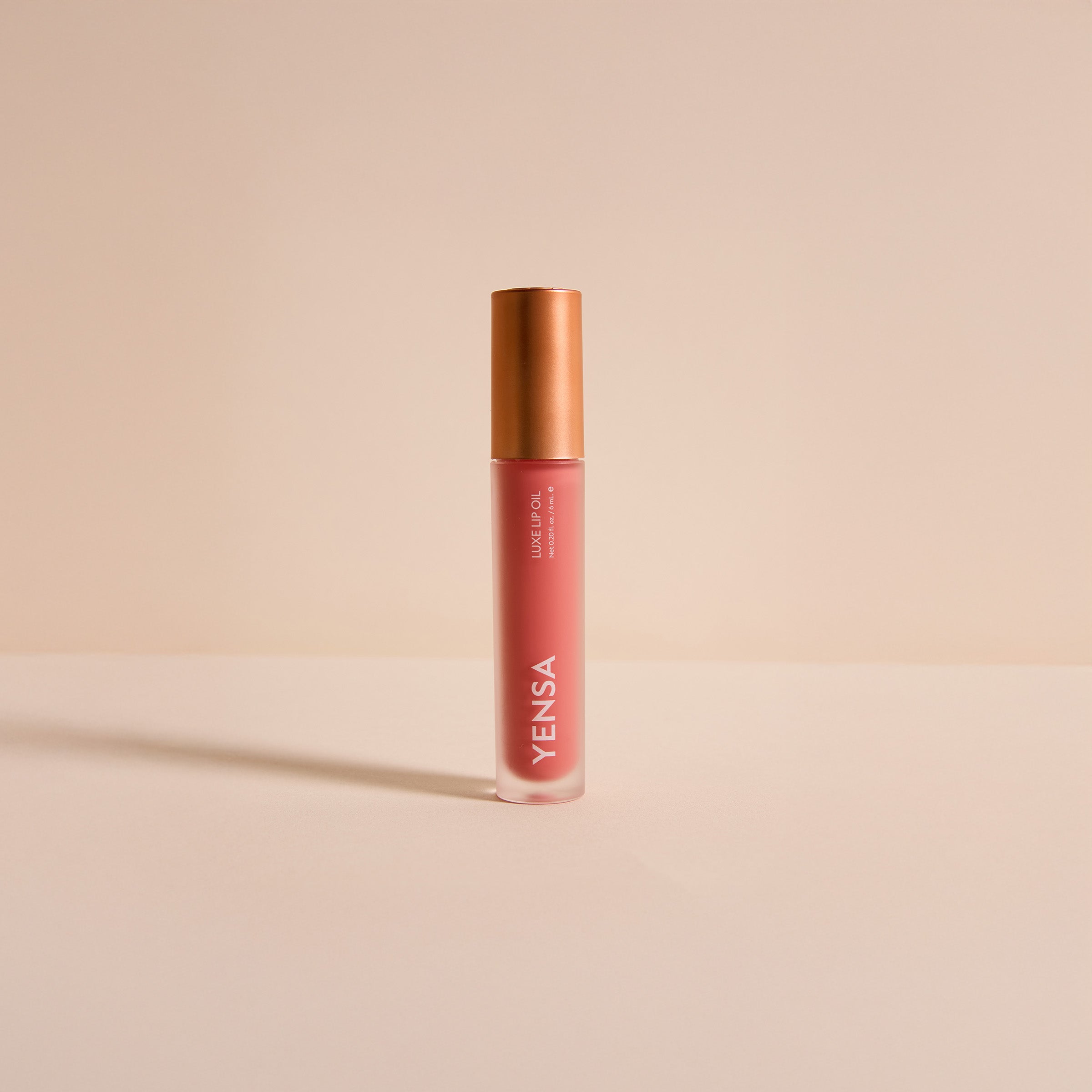 YENSA Luxe Lip Nourishing Oil with Hyaluronic + Vitamin E — fabric or material detail