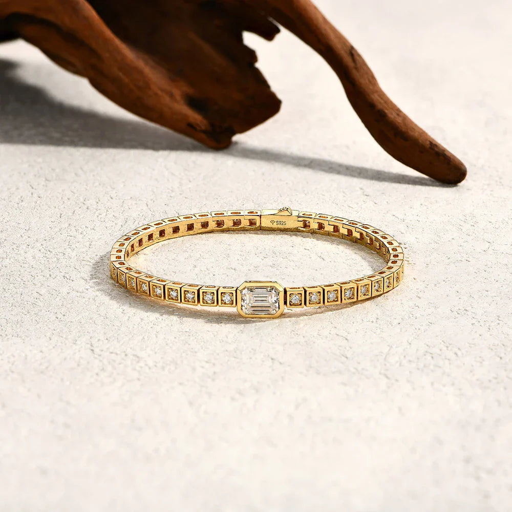 SORI STYLE VVS1 D Moissanite Tennis Bracelet for Timeless Elegance — detail close-up