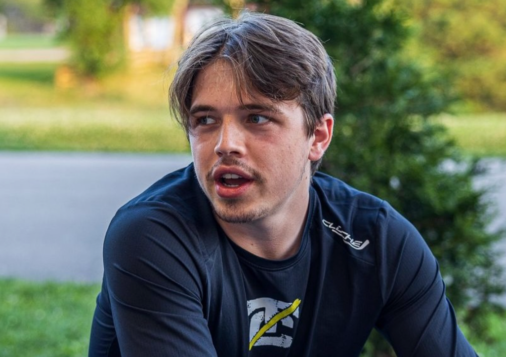 Cloche Hockey Vantage Performance Short-Sleeve Shirt — shirt product shot