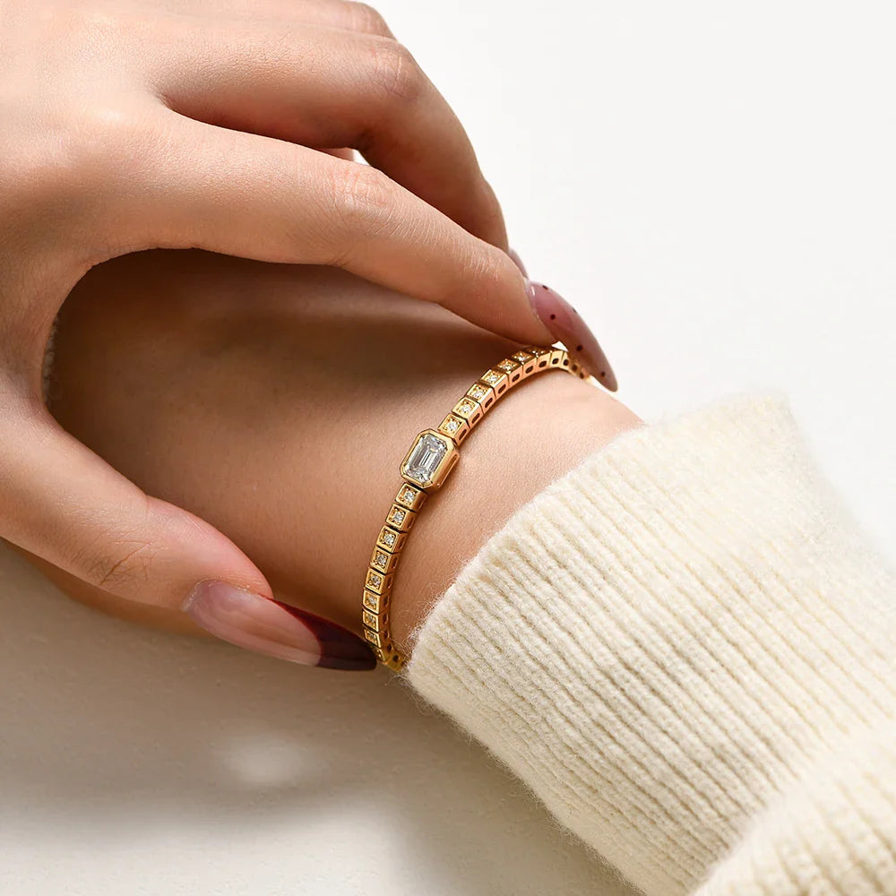 SORI STYLE VVS1 D Moissanite Tennis Bracelet for Timeless Elegance — back view