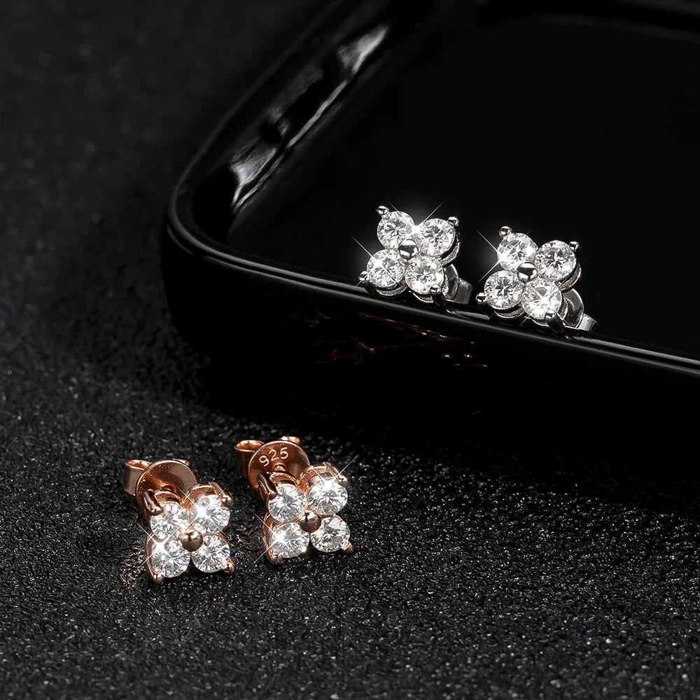 SORI STYLE VVS1 D Round Moissanite Stud Earrings for Women — detail close-up