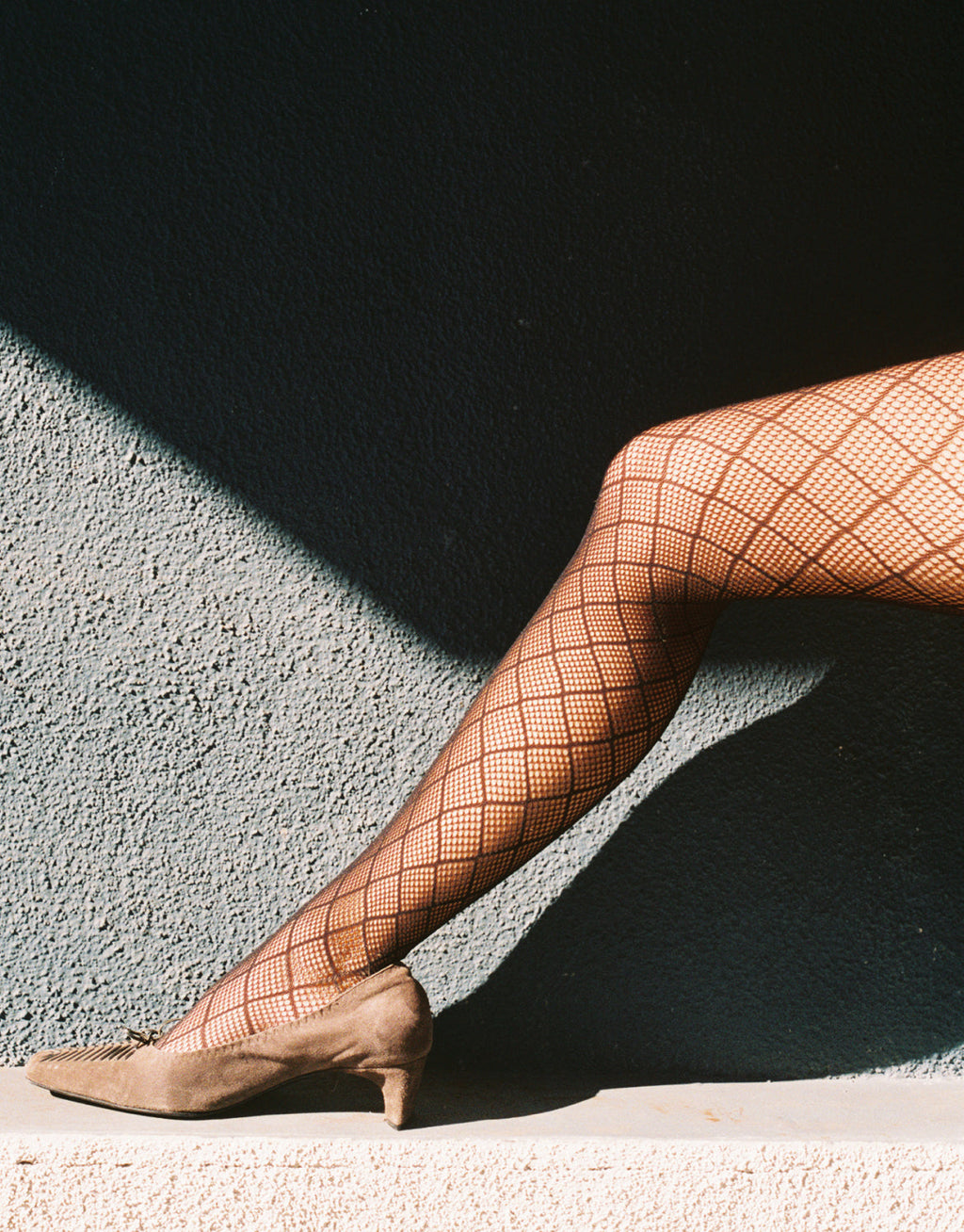 Les Belles Co DIAMOND NET — detail close-up