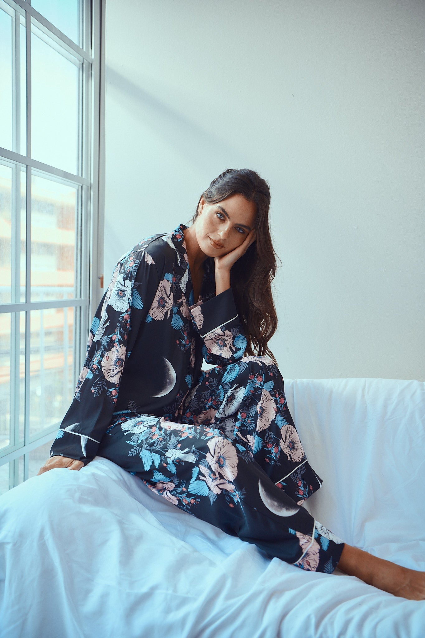 Simoné Sleepwear USA Washable Silk Pajama Set - Grace Kelly — in-use photo