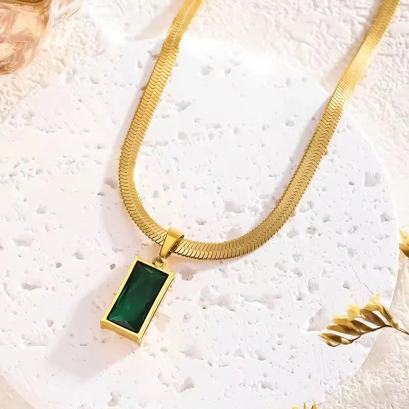 SORI STYLE Emerald Herringbone Chain Pendant Necklace — back view
