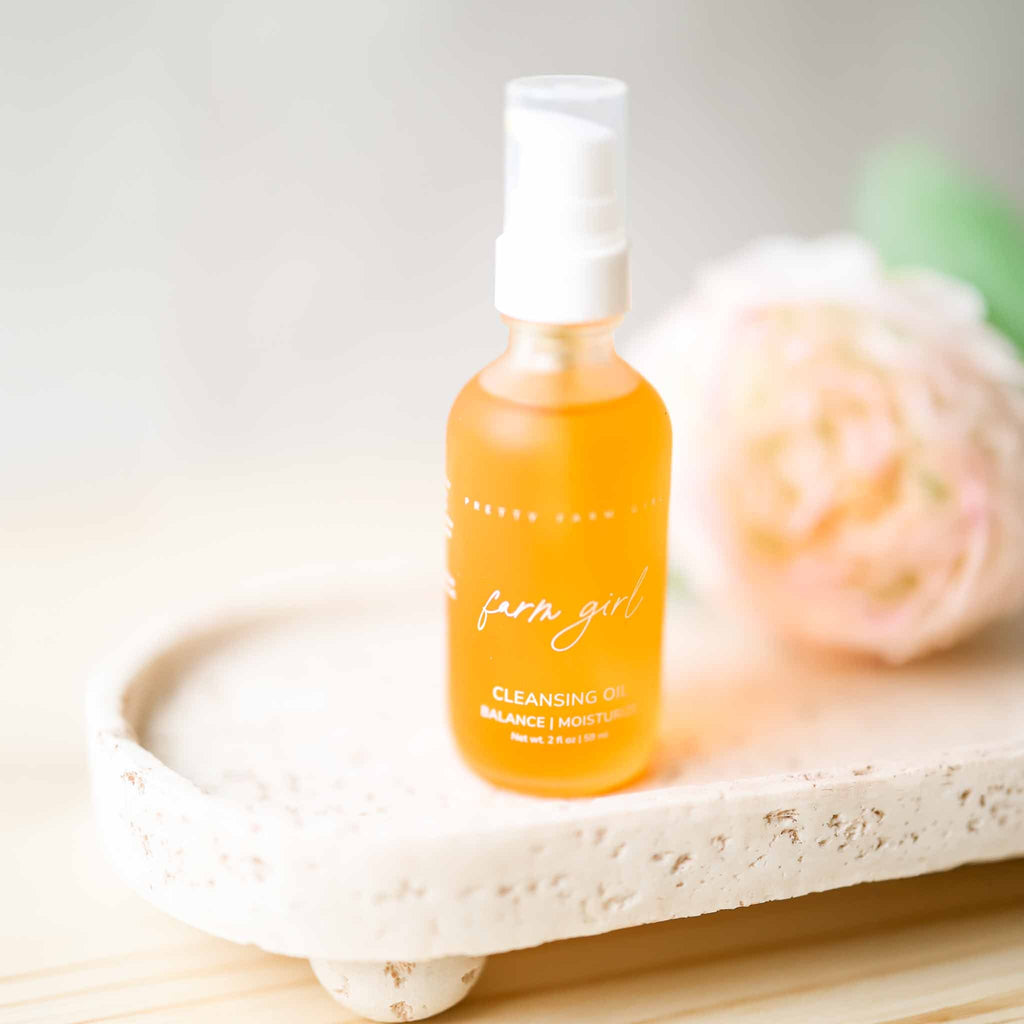 Pretty farm girl Farm Girl Beauty Kit — alternative angle